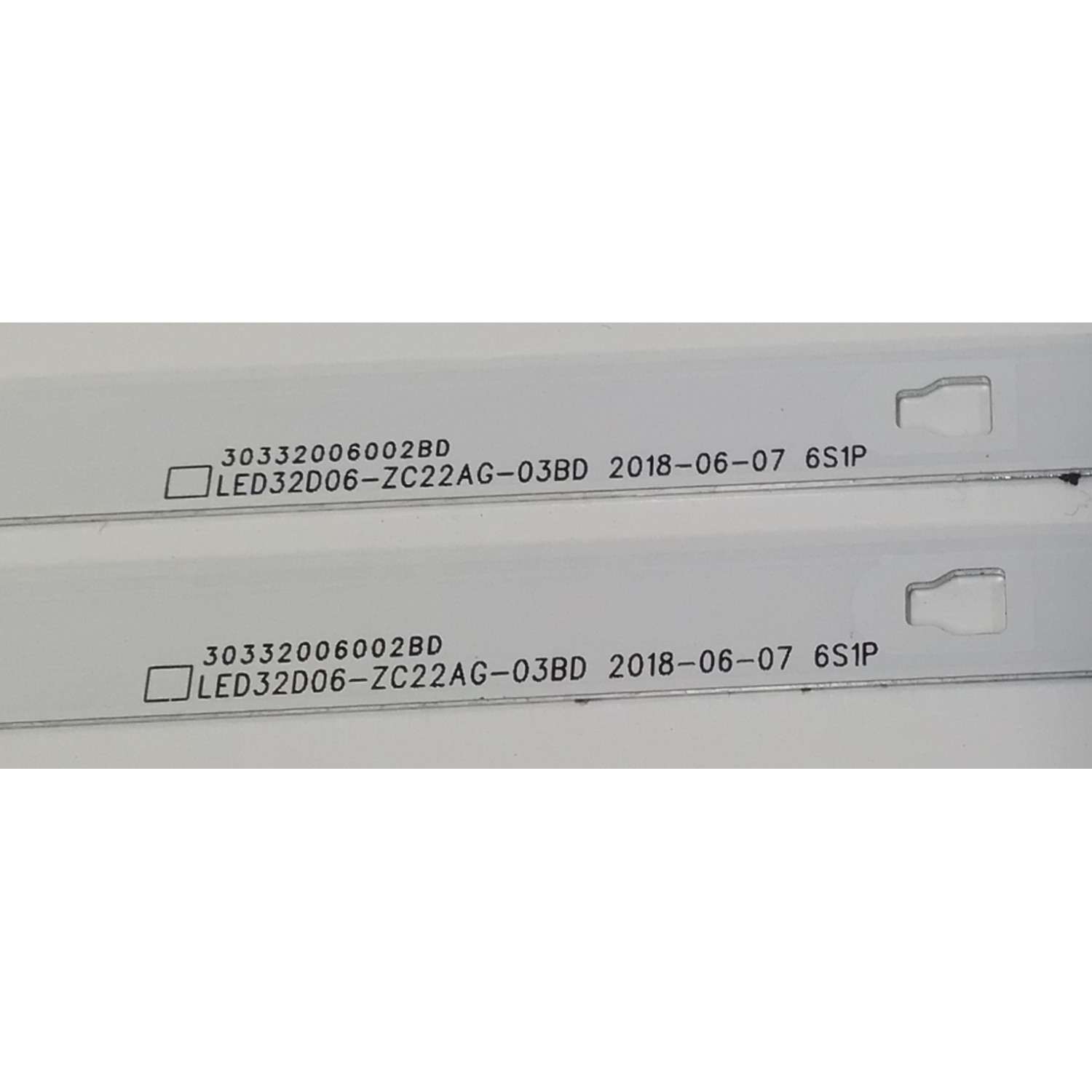 KIT DE LEDS PARA TV ONN ORIGINAL 2 PIEZAS / NUMERO DE PARTE 30332006002BD / LED32D06-ZC22AG-03BD / B005P00105665A / 32000M16 / MODELO 100012589 32" - Imagen 3