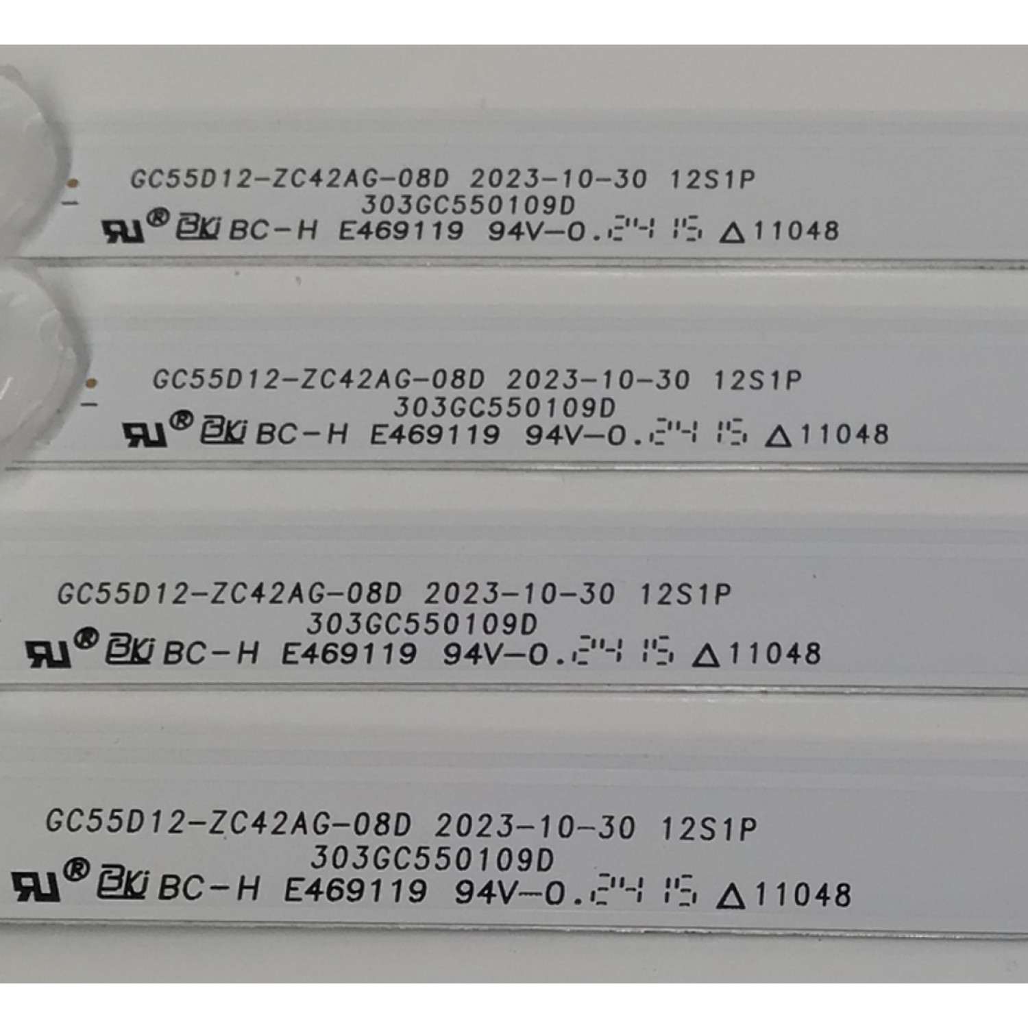 KIT DE LEDS PARA TV ORIGINAL 4 PIEZAS / NUMERO DE PARTE 303GC550109D / GC55D12-ZC42AG-08D / C19/D/206 / 2300022889 / 240411AC02 / 70401-01937 / 130-135/2.9 9-3.0 / GC550M39 / MODELO 55" - Imagen 4