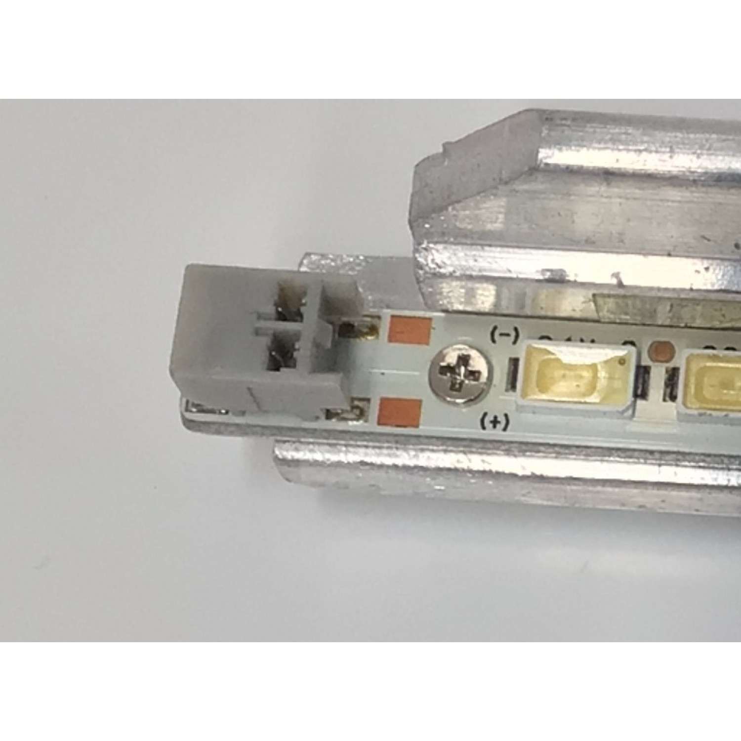 LED PARA TV SAMSUNG ORIGINAL 1 PIEZA / NUMERO DE PARTE 2010SVS37 / SLED 2010SVS37_58 60HZ REV1.2 / PANEL T370FAE1-DA / MODELO UN37C5000QF - Imagen 2
