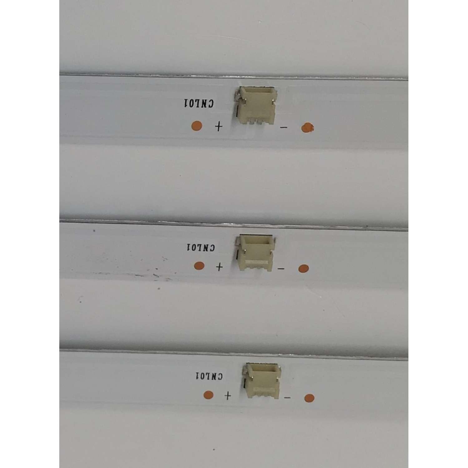 KIT DE LEDS PARA TV VIZIO ORIGINAL 3 PIEZAS / NUMERO DE PARTE JL.D50071330-202FS-M_V01 / 23413 01 29 / F8PMB000045JAUXLB00GGCN405C / PANEL V500DJ7-D03 / MODELO V506-J09 - Imagen 4