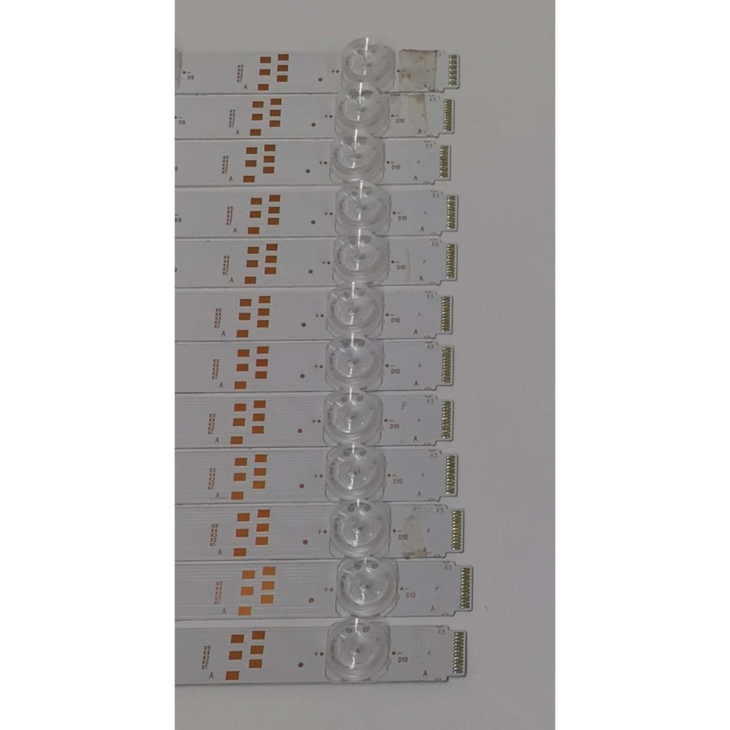 KIT DE LEDS PARA TV ONN ORIGINAL 12 PIEZAS / NUMERO DE PARTE LED65D10-ZC46AG-01 / 30365010208 / E479275 / 65000M71 / 211118BC03 / PANEL JR645R3HA7L / MODELO 100071705 - Imagen 4