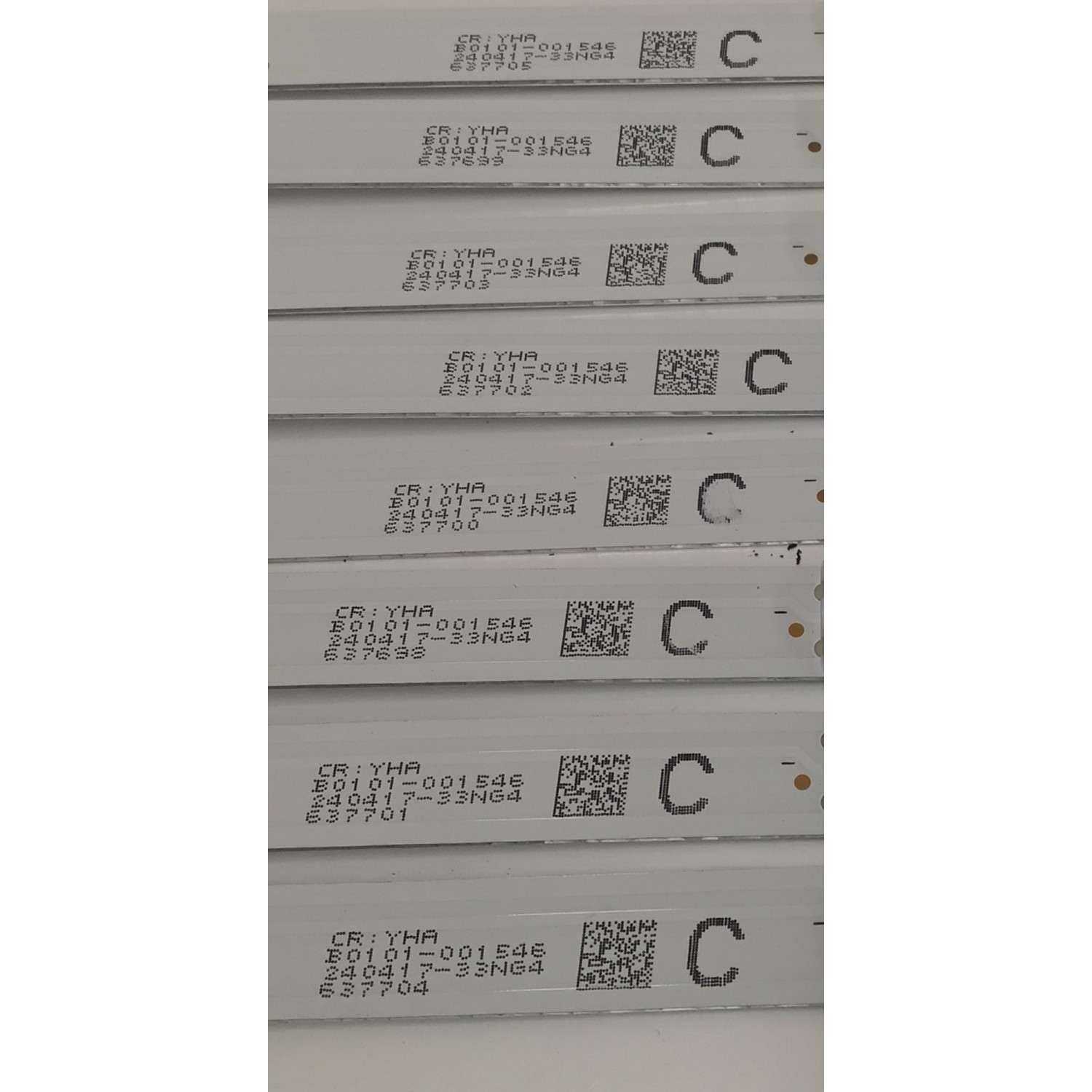 KIT DE LEDS ORIGINAL PARA TV TCL 8 PIEZAS / NUMERO DE PARTE 65TN2L2-ZX3030-8X7YH / 65TN2L2-ZX3030-8X7YH-20230916 / B0101-001546 / 240417-33NG4 / PANEL LVU650NDJL / MODELOS 65Q671G / 65S571G / 65Q77K - Imagen 3