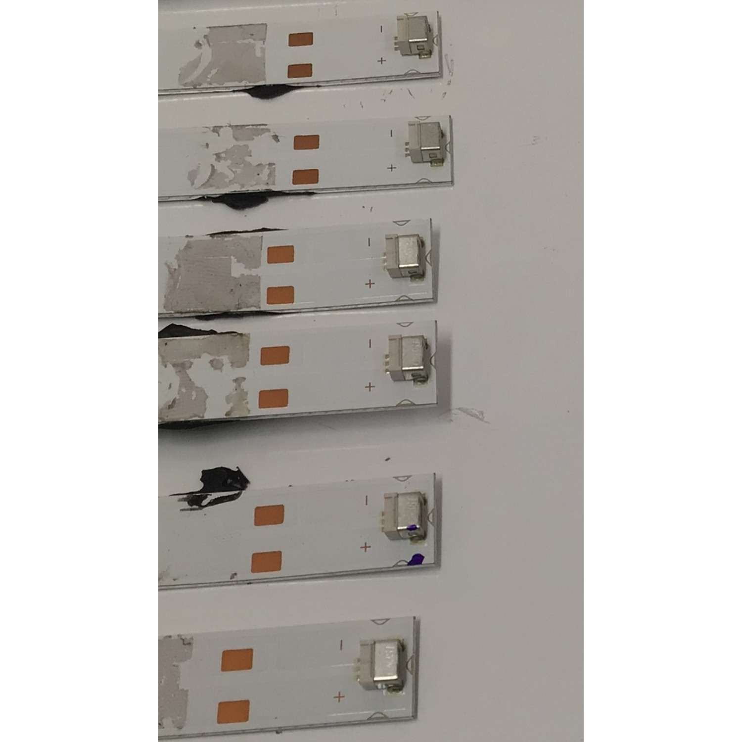 KIT DE LEDS PARA TV ONN ORIGINAL 12 PIEZAS / NUMERO DE PARTE 303GJ650044 / 303GJ650045 / GJ-65MB02-0D22-6X10-20221101-L / GJ-65MB02-0D22-6X10-20221101-R / B005P00103163A / B005P00103164A / PANEL TPT650WR-R3HA.P REV:S3LAN / MODELO 100012587 65" - Imagen 2