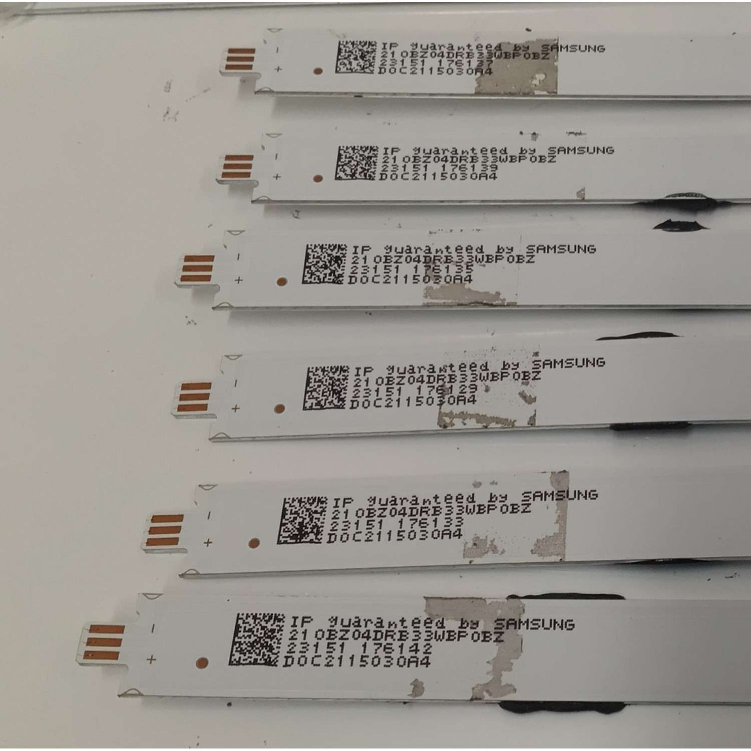 KIT DE LEDS PARA TV ONN ORIGINAL 12 PIEZAS / NUMERO DE PARTE 303GJ650044 / 303GJ650045 / GJ-65MB02-0D22-6X10-20221101-L / GJ-65MB02-0D22-6X10-20221101-R / B005P00103163A / B005P00103164A / PANEL TPT650WR-R3HA.P REV:S3LAN / MODELO 100012587 65" - Imagen 6