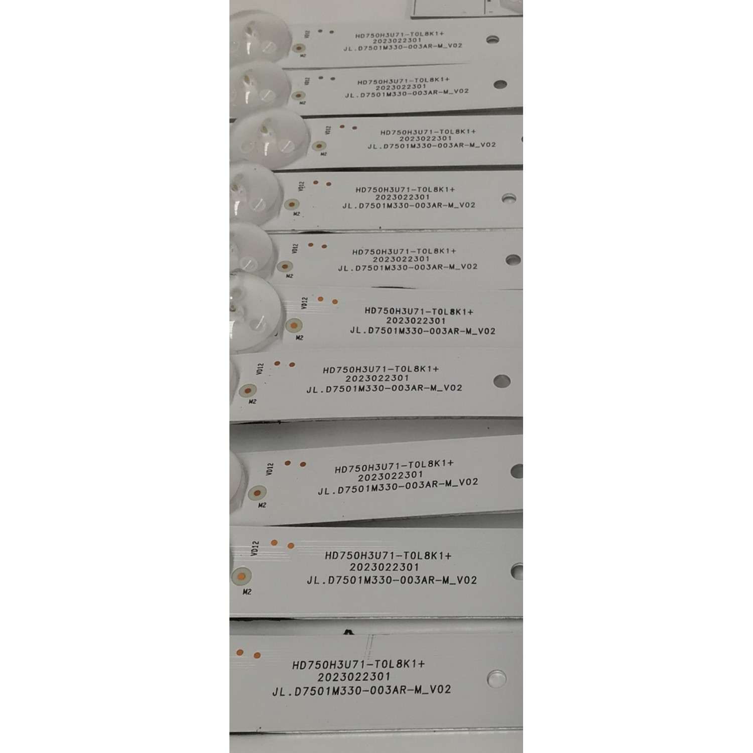 KIT DE LEDS PARA TV HISENSE ORIGINAL / INCOMPLETO SOLO 19 PIEZAS / NUMERO DE PARTE JL.D7501M330 / JL.D7501M330-003AL-M_V02 / JL.D7501M330-003AR-M_V02 / PANEL HD750H3U71-T0L8K1 / DISPLAY HV750QUB-F92 / MODELO 75U7K / KIT CONSTA ORIGINALMENTE DE 20 PIEZAS - Imagen 4