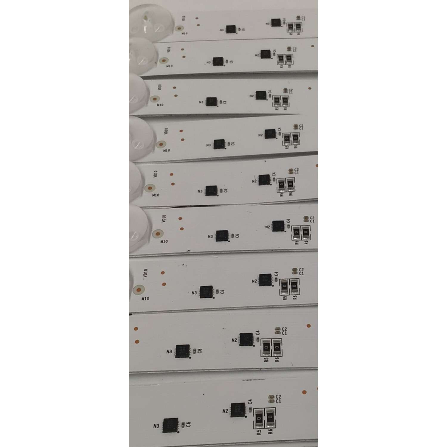 KIT DE LEDS PARA TV HISENSE ORIGINAL / INCOMPLETO SOLO 19 PIEZAS / NUMERO DE PARTE JL.D7501M330 / JL.D7501M330-003AL-M_V02 / JL.D7501M330-003AR-M_V02 / PANEL HD750H3U71-T0L8K1 / DISPLAY HV750QUB-F92 / MODELO 75U7K / KIT CONSTA ORIGINALMENTE DE 20 PIEZAS - Imagen 8
