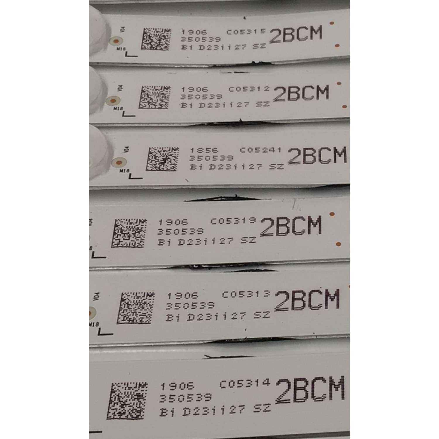 KIT DE LEDS PARA TV HISENSE ORIGINAL / INCOMPLETO SOLO 19 PIEZAS / NUMERO DE PARTE JL.D7501M330 / JL.D7501M330-003AL-M_V02 / JL.D7501M330-003AR-M_V02 / PANEL HD750H3U71-T0L8K1 / DISPLAY HV750QUB-F92 / MODELO 75U7K / KIT CONSTA ORIGINALMENTE DE 20 PIEZAS - Imagen 2