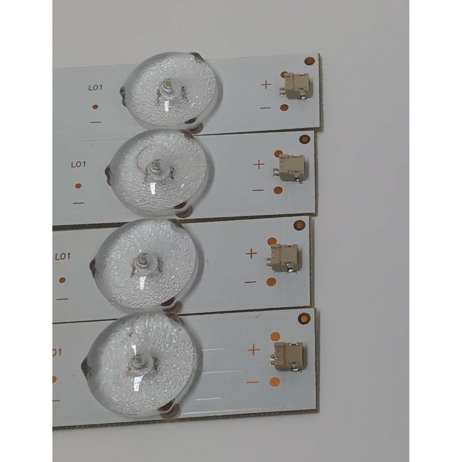 KIT DE LEDS PARA TV SEIKI ORIGINAL 4 PIEZAS / NUMERO DE PARTE JL.D40091235-111AS-R7N / AE12530 / 21005485 / D161205 / T411 / MODELO SFM40 - Imagen 2