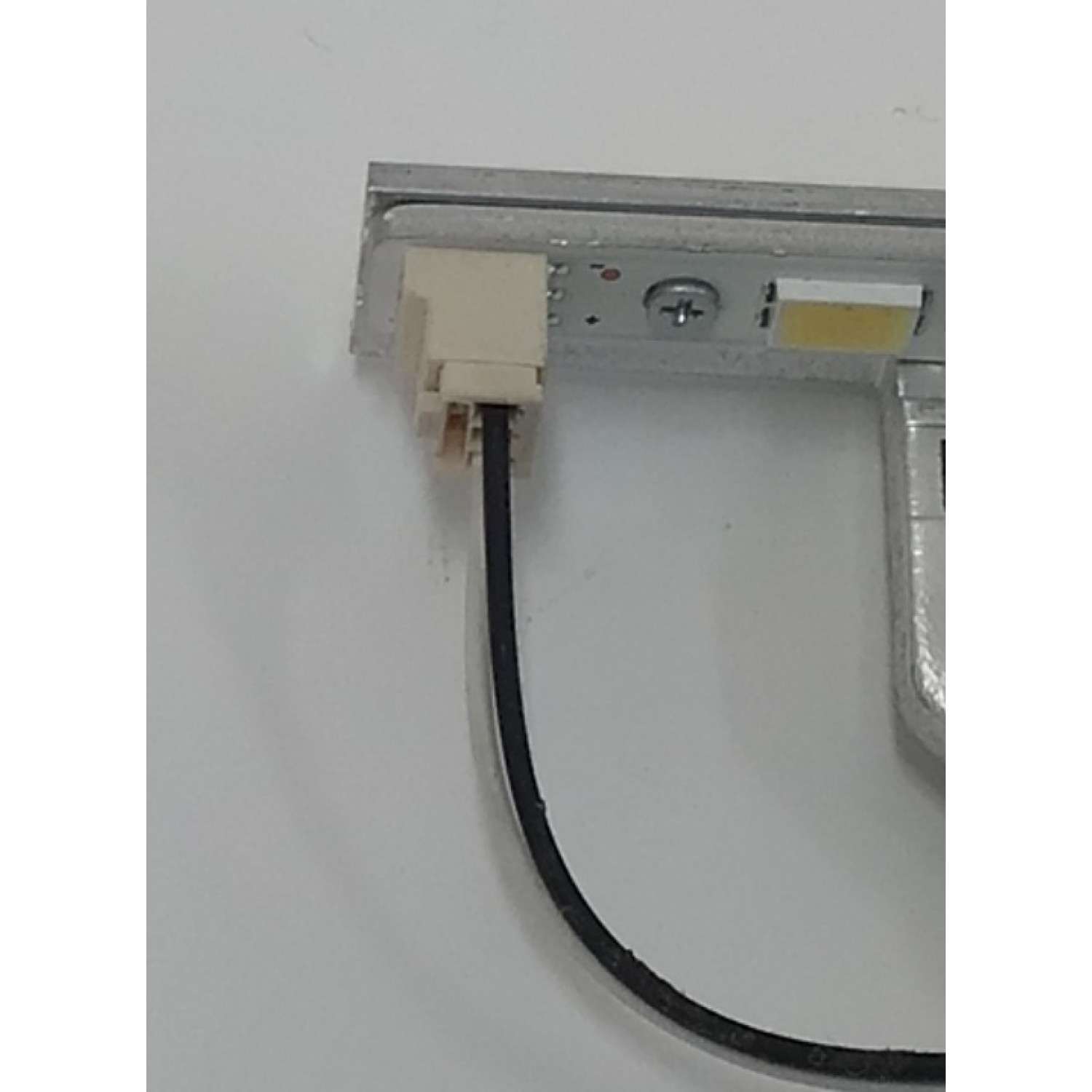 LED PARA TV SONY ORIGINAL 1 PIEZA / NUMERO DE PARTE STS400A42 / STS400A42_62LED_REV.1_110412 / LJ64-02826A / 40.0D.DOWN / PANEL LTY400HM08 / MODELO KDL-40EX520 / KDL-40EX525 - Imagen 2