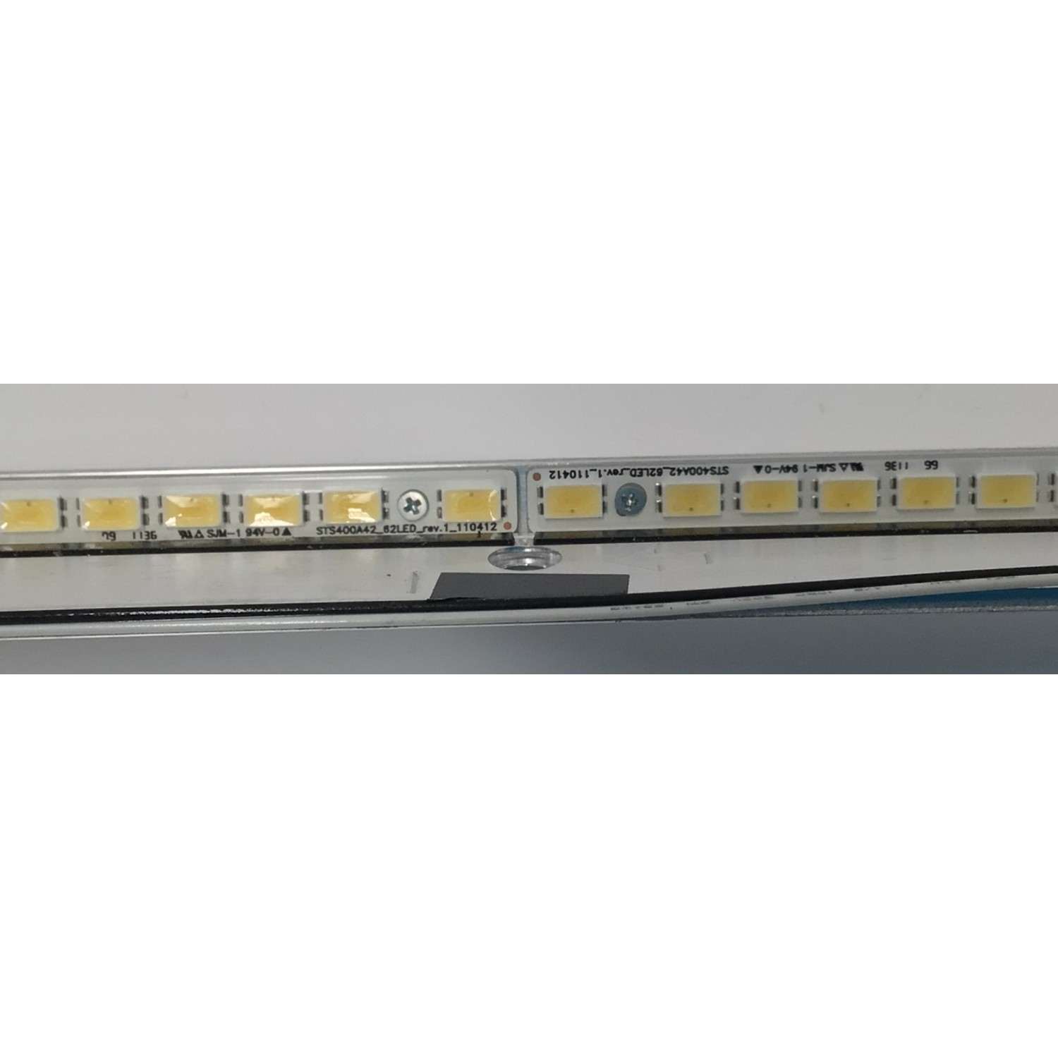 LED PARA TV SONY ORIGINAL 1 PIEZA / NUMERO DE PARTE STS400A42 / STS400A42_62LED_REV.1_110412 / LJ64-02826A / 40.0D.DOWN / PANEL LTY400HM08 / MODELO KDL-40EX520 / KDL-40EX525 - Imagen 3