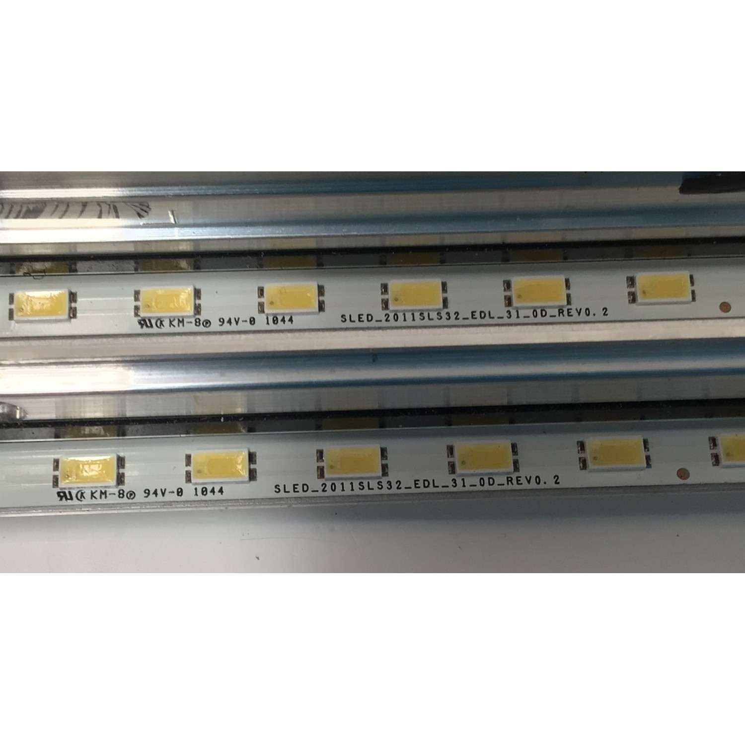 KIT DE LEDS PARA TV SONY ORIGINAL 2 PIEZAS / NUMERO DE PARTE 2011SLS32 / SLED_2011SLS32_EDL_31_0D_REV0.2 / LJ64-02836A / LJ64-02834A / F101220B0 / F101224A0 / 32-UP / 32-DOWN / PANEL LTY320HJ01-001 / MODELO KDL-32EX720 / KDL32EX720 - Imagen 3