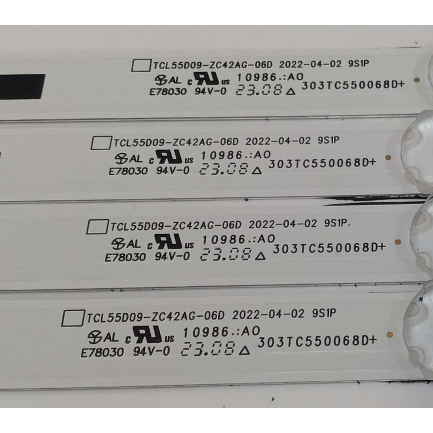 KIT DE LEDS PARA TV PHILIPS ORIGINAL 4 PIEZAS / NUMERO DE PARTE 303TC550068D / TCL55D09-ZC42AG-06D / 2300020075 / 230216BC09 / 4L-ZX055T-ZC021X / TC550M70 / PANEL T8-55D6120-LPBX002 / MODELO 55PUL6673 / 55PUL6673/F7 - Imagen 3