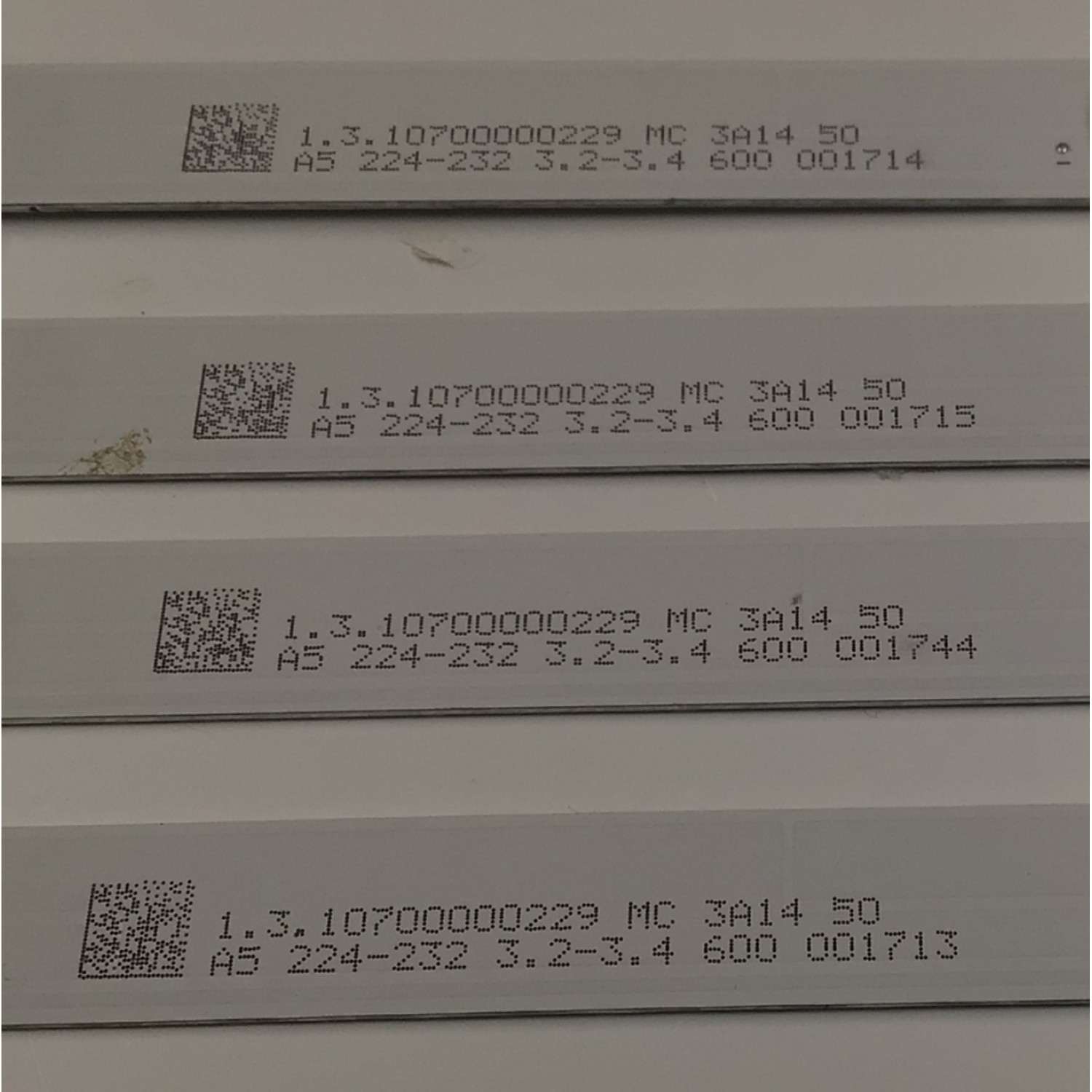 KIT DE LEDS PARA TV AKAI ORIGINAL 4 PIEZAS / NUMERO DE PARTE MS-L4524 V3 / 1.3.10700000229 MC 3414 50 / A5 224-232 3.2-3.4  / 600 001713 / MODELOS 50EVLS4 / K50DLG12U / AK50H1485 - Imagen 2