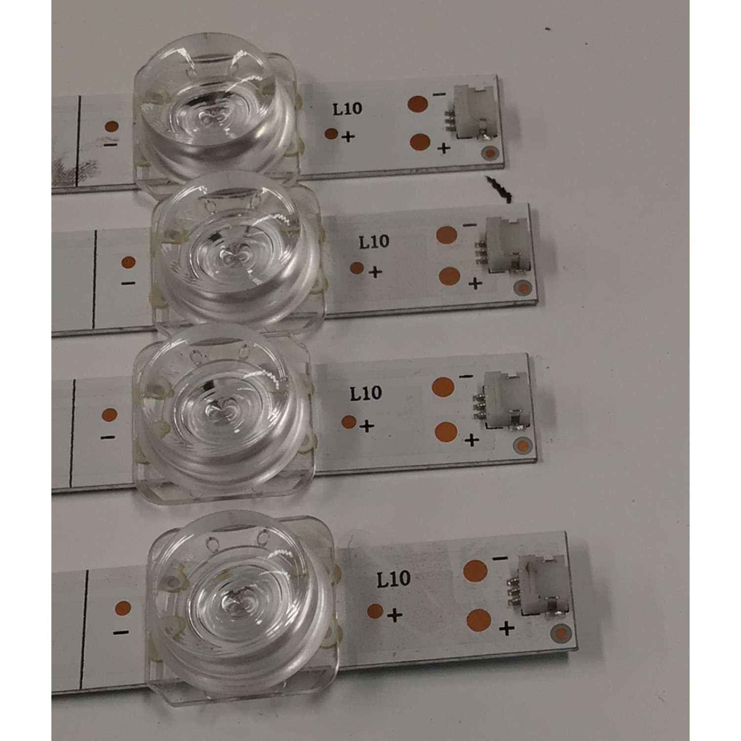KIT DE LEDS PARA TV HISENSE ORIGINAL 4 PIEZAS / NUMERO PARTE JL.D580A1330-003FS-M / JL.D580A1330-003FS-M_V02 / HD580Y1U91-TBL2+2021041601 / 1258671 / B1 D230126 WH / PANEL HD580Y1U91-TBL2 / HD580Y1U92-TAL2 /  MODELO 58A6BGTUK / 58A6KV - Imagen 6