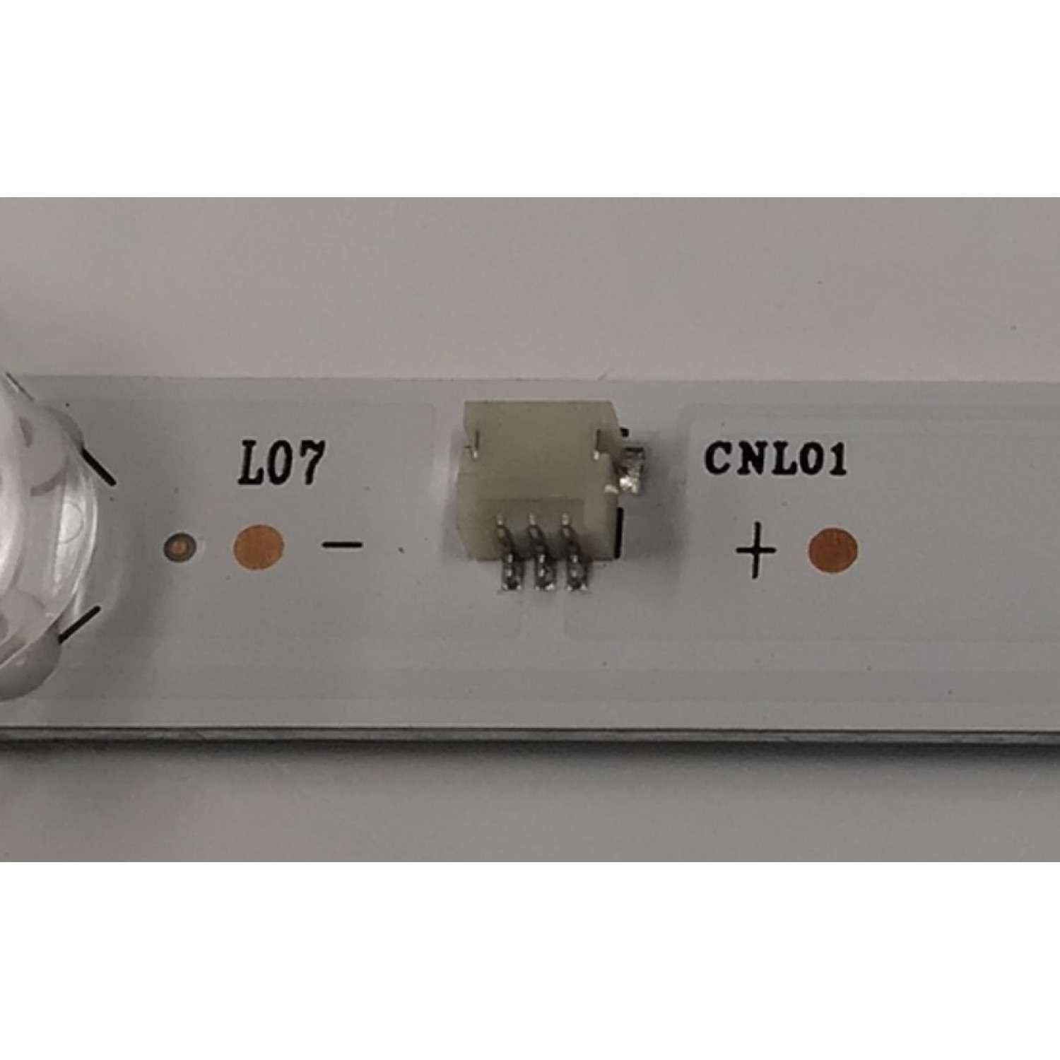LED ORIGINAL PARA TV VIZIO 1 PIEZA / NUMERO DE PARTE JL.D400C1330-202BS-M / JL.D400C1330-202BS-M_V01 / F8QMB0000518AU / XLB00GGB7601S9 / 231024 01 / PANEL V400HJ9-E03 REV.C1 / DISPLAY V400HJ9-203 / MODELO VFD40M-0809 / VFD40M-0809 LNIS6GA - Imagen 2