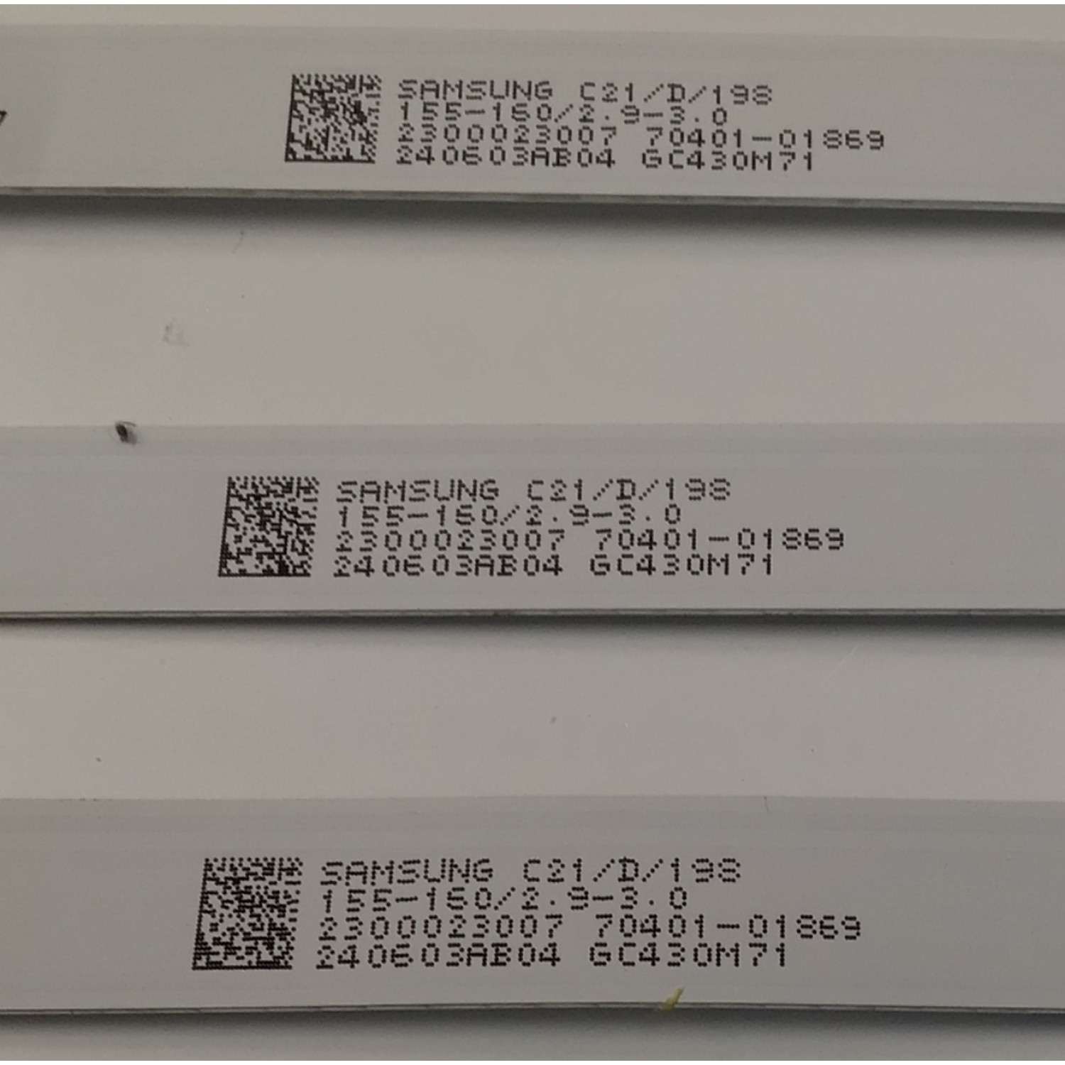 KIT DE LEDS PARA TV ORIGINAL 3 PIEZAS / NUMERO DE PARTE 303HX430053CD / HFSX43D08-ZC42AG-08CD / 2300023007 / 70401-01869 / 240603AB04 / GC430M71 / MODELO 43" - Imagen 2
