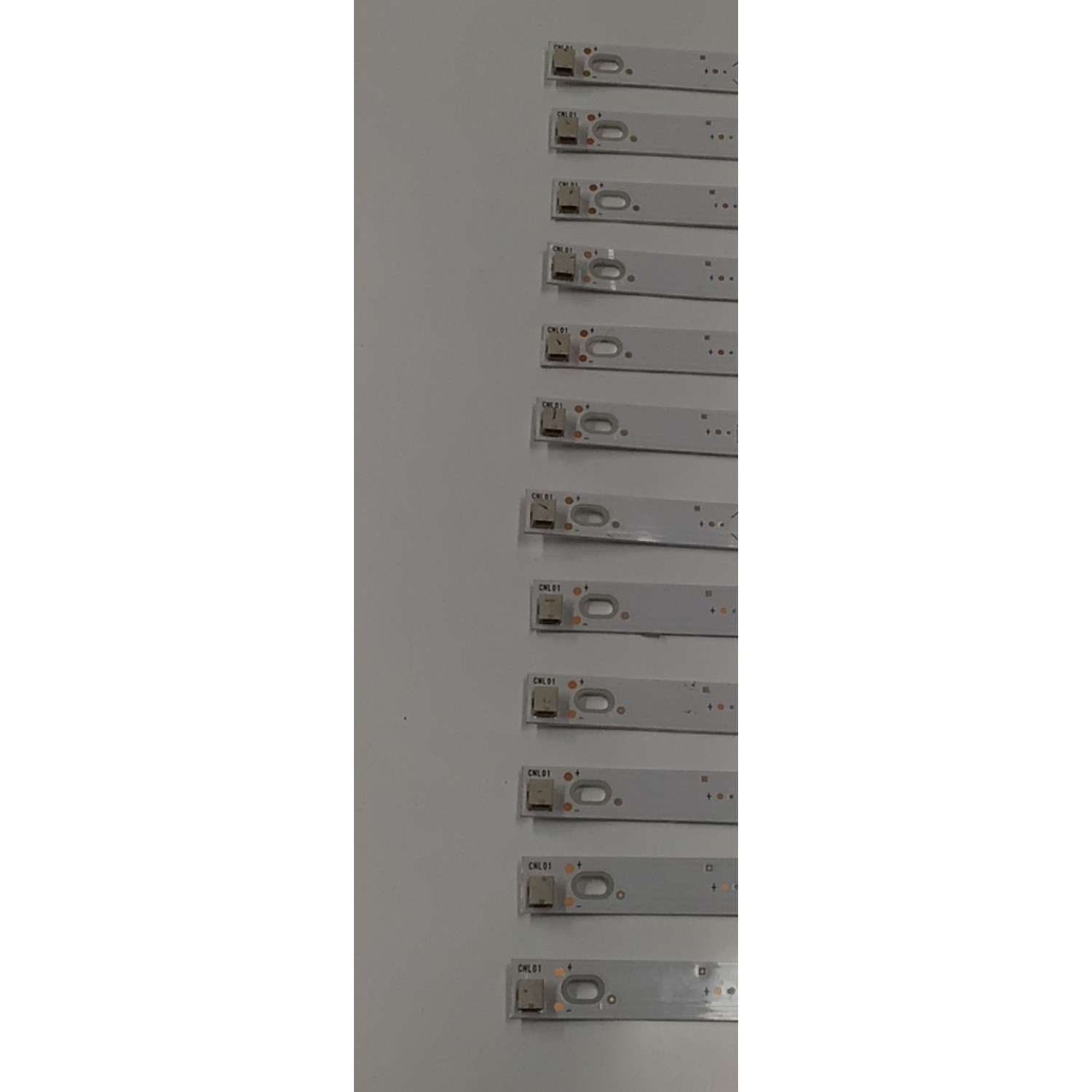 KIT DE LEDS PARA TV VIZIO ORIGINAL 12 PIEZAS / NUMERO DE PARTE JL.65051330-202GS-M / JL.65051330-202GS-M_V01 / 6C01B001WE00 A / FAMEC00002Z1AUXLB00EQCTE / PANEL V650DJB-E03 REV.C1 / DISPLAY V650DJB-203 / MODELO M65Q6-J09 - Imagen 4