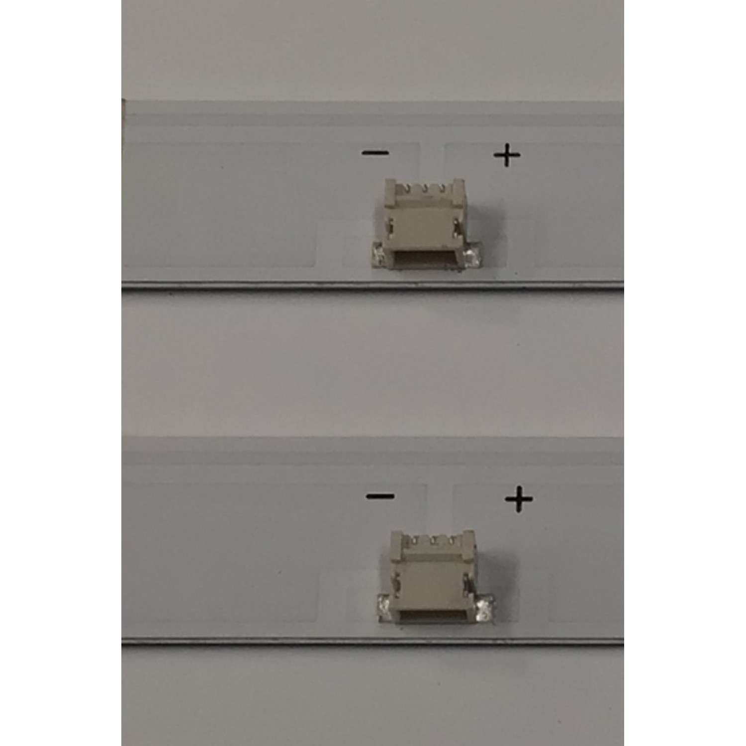 KIT DE LEDS PARA TV VIZIO ORIGINAL 2 PIEZAS / NUMERO DE PARTE 32HR332M06N02 / 32HR332M06N02 V1 / 32S1 / HR/08/230719 / 02L70/LL2B09R3C / 230101033950 / PANEL HK315WLEDM-JH2MH / DISPLAY PT320CT01-1 VER.1.3 / MODELO D32FM-K07 / VFD32M-0807 - Imagen 2