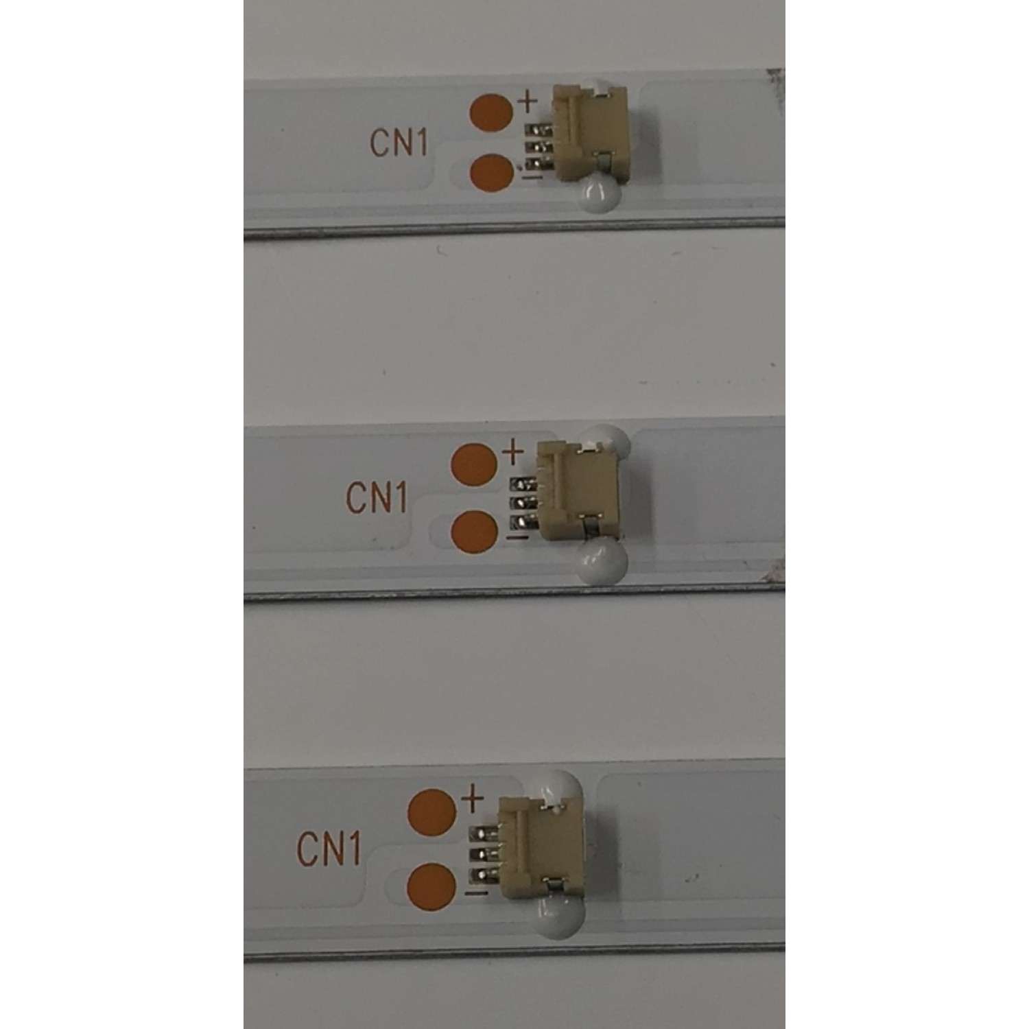 KIT DE LEDS PARA TV ORIGINAL 3 PIEZAS / NUMERO DE PARTE ZN-40K08A-3 / 70613 V2.1-0H / HPZ300E / 3.1.01.04.01.58240042 / C16000K5G1907100ZA98C / PANEL LSC400HN02 / MODELO KC40V2 - Imagen 2
