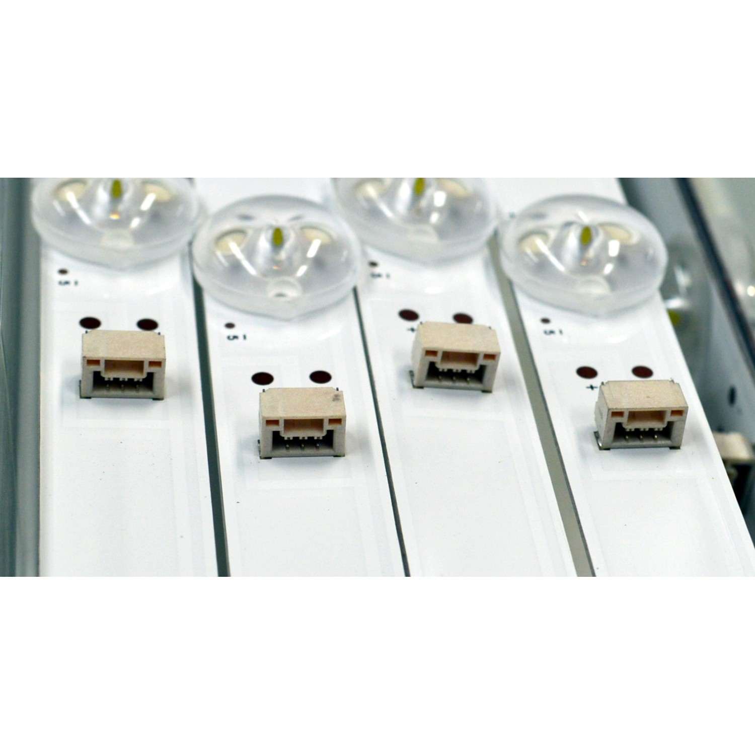 KIT DE LEDS ORIGINAL NUEVOS PARA TV XIAOMI 4 PIEZAS / NUMERO DE PARTE 55HR332M11A1 V0 / 55D6100M / 4C-LB550T-HR24C / 55D6100M 11*4 / 55HR332M11A1 / LJ2A10R2C / 231225 / MODELO L55M8-A2LA - Imagen 4