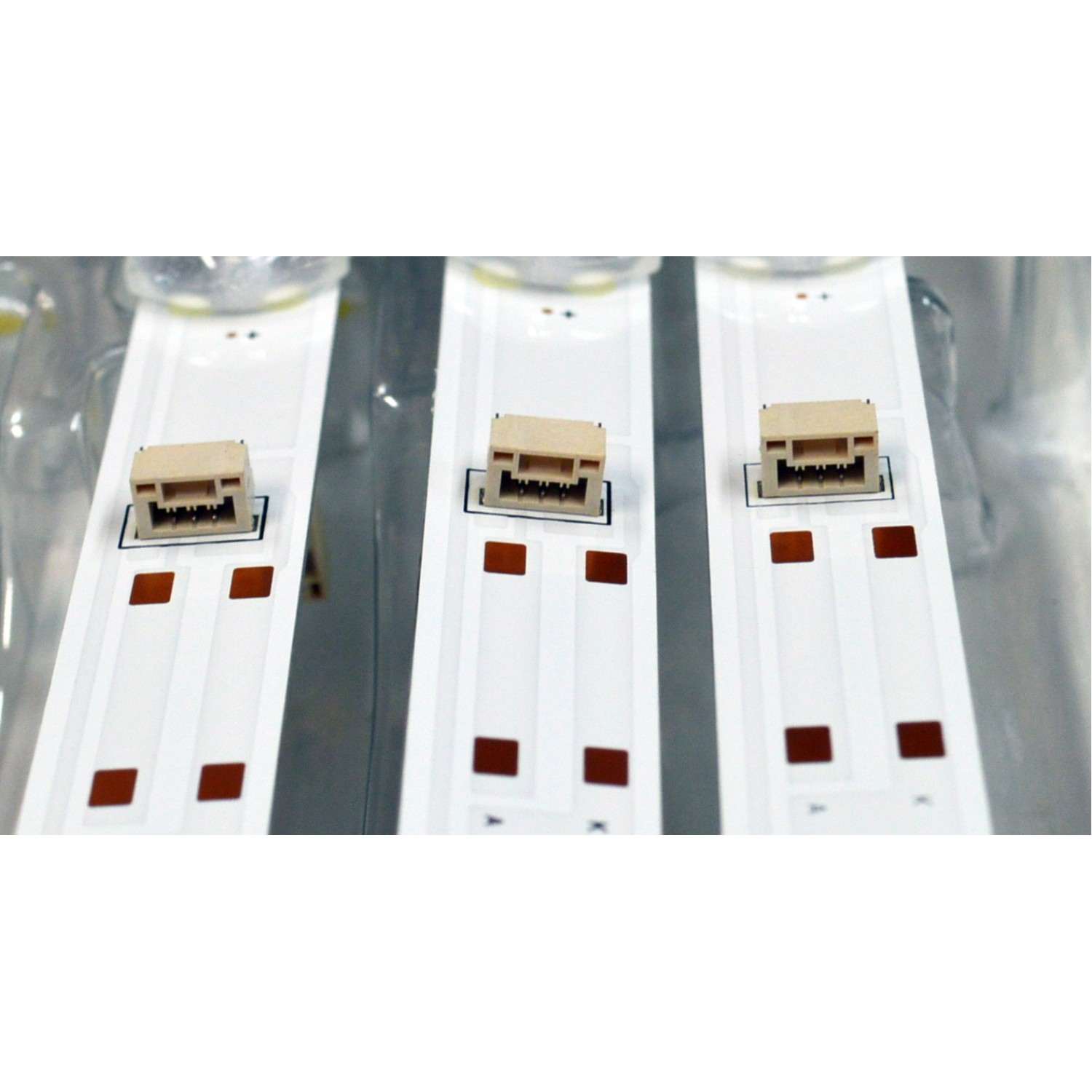 KIT DE LEDS ORIGINAL NUEVOS PARA TV LG 3 PIEZAS / NUMERO DE PARTE TCL50D11-ZC62AG-03D / 303TC500036D / 4C-LB500T-ZC8C / TC500M26 / 231128BC07 / 2300022353 / E469119 / PANEL LVU500CGDX E0001 / MODELO 50UP7000PUA / 50UP7000PUA.CUSYLH - Imagen 2