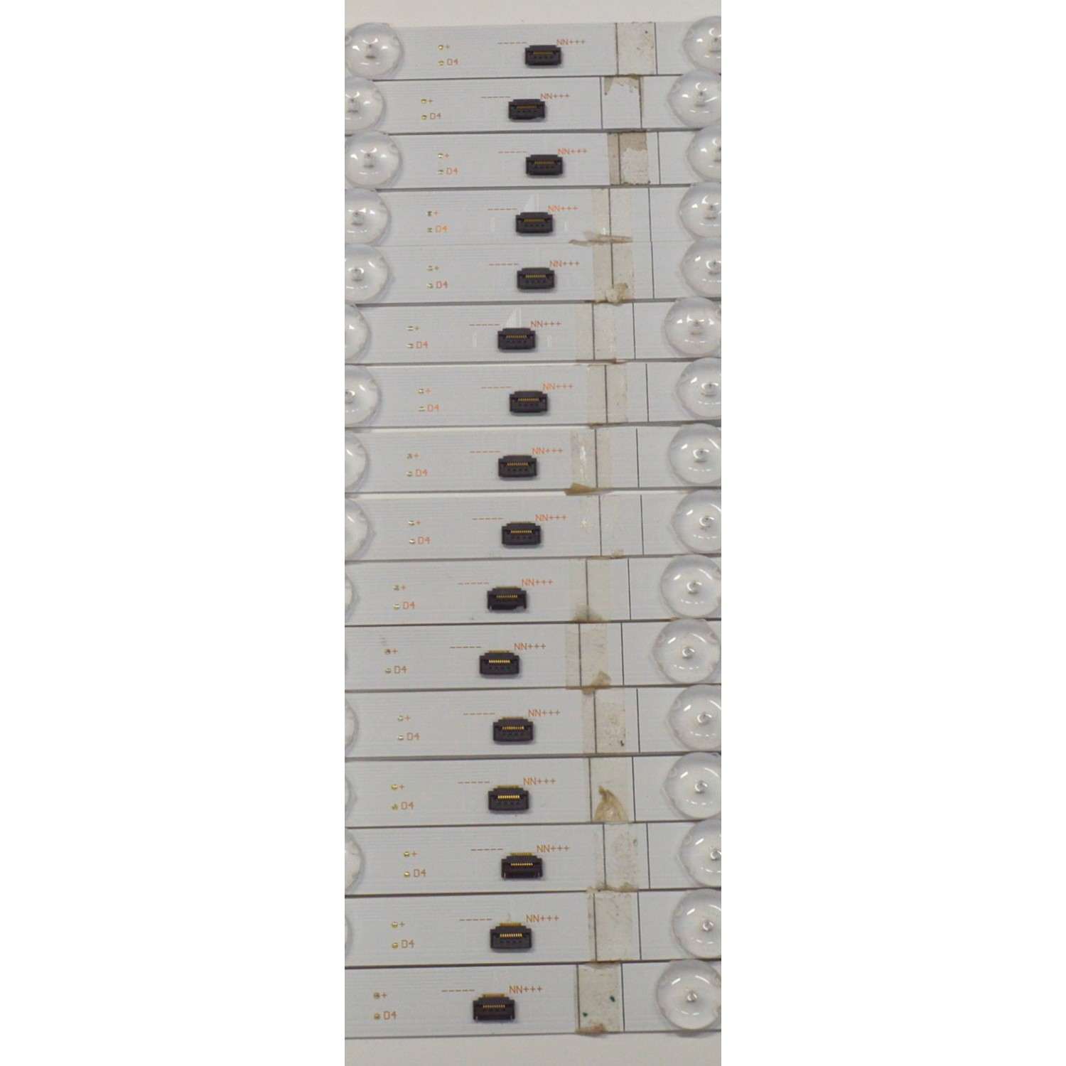 KIT DE LEDS ORIGINAL PARA TV VIZIO 16 PIEZAS / NUMERO DE PARTE 261501019332 / 40-M75QX-SMC-OD22-16X10-842.5X15-2S5P-0.8-230315 / 70401-01735BX / SVB750AH6 / 830XXD5C2401150006D0 / PANEL BOEI750WQ1 / DISPLAY HV750QUB-E92 REV 2.0 / MODELO VQP75C-84 LBSFS2HA - Imagen 3
