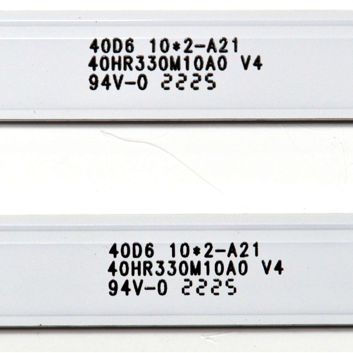 KIT DE LEDS ORIGINAL NUEVOS PARA TV TCL 2 PIEZAS / NUMERO DE PARTE 40HR330M10A0 V4 / 4C-LB4010-HR05JC / 40HR330M10A0 / 40D6 10*2 / 4C-LB4010-HR05J / 40D6 / PANEL LVF395NDEL / MODELOS 40S334 / 40S325 / 40S325MABA / 40S325TAAA / 40S325TABA / 40FE5606 - Imagen 2