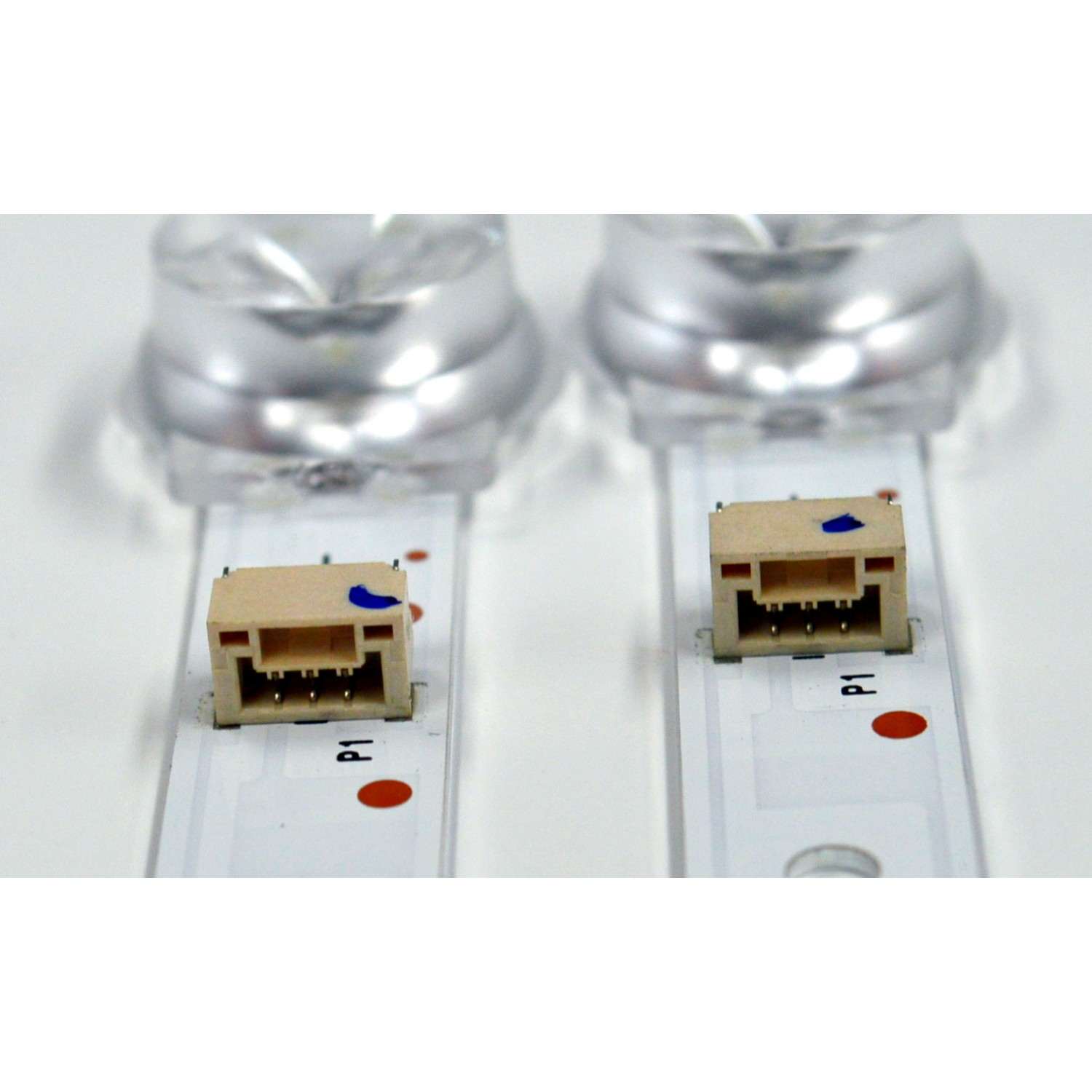 KIT DE LEDS ORIGINAL NUEVOS PARA TV TCL 2 PIEZAS / NUMERO DE PARTE 40HR330M10A0 V4 / 4C-LB4010-HR05JC / 40HR330M10A0 / 40D6 10*2 / 4C-LB4010-HR05J / 40D6 / PANEL LVF395NDEL / MODELOS 40S334 / 40S325 / 40S325MABA / 40S325TAAA / 40S325TABA / 40FE5606 - Imagen 4
