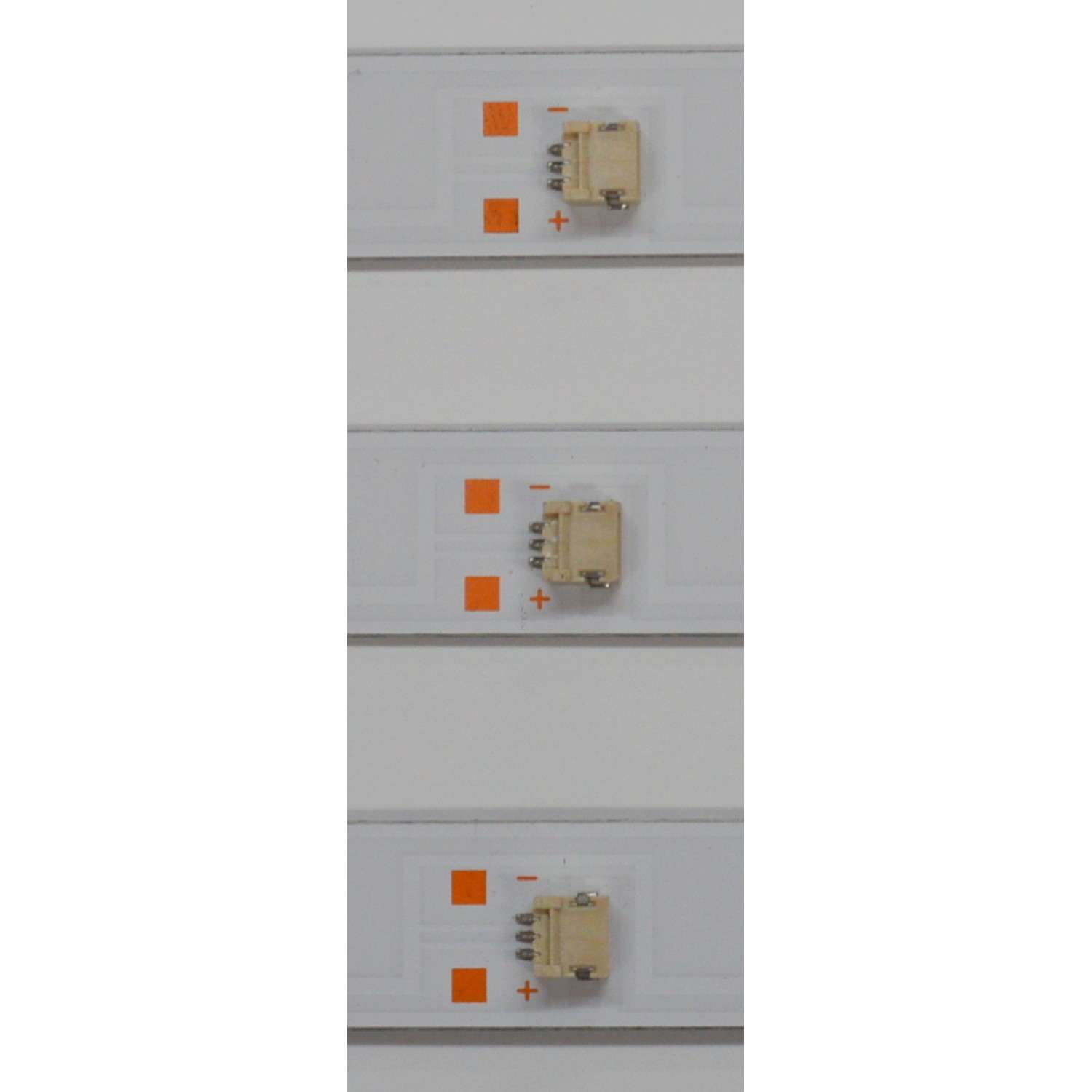 KIT DE LEDS ORIGINAL PARA TV RCA 3 PIEZAS / NUMERO DE PARTE SQY39.5A114 / HRS_SQY39.5A114_3X6_2W_MCPCB / AE0110478 / Y-05L-Y1-JM2 / PANEL V400HJ6-PE1 / MODELO RT4038 / 4017ST2  / L-4017ST2 / 40LEM - Imagen 3