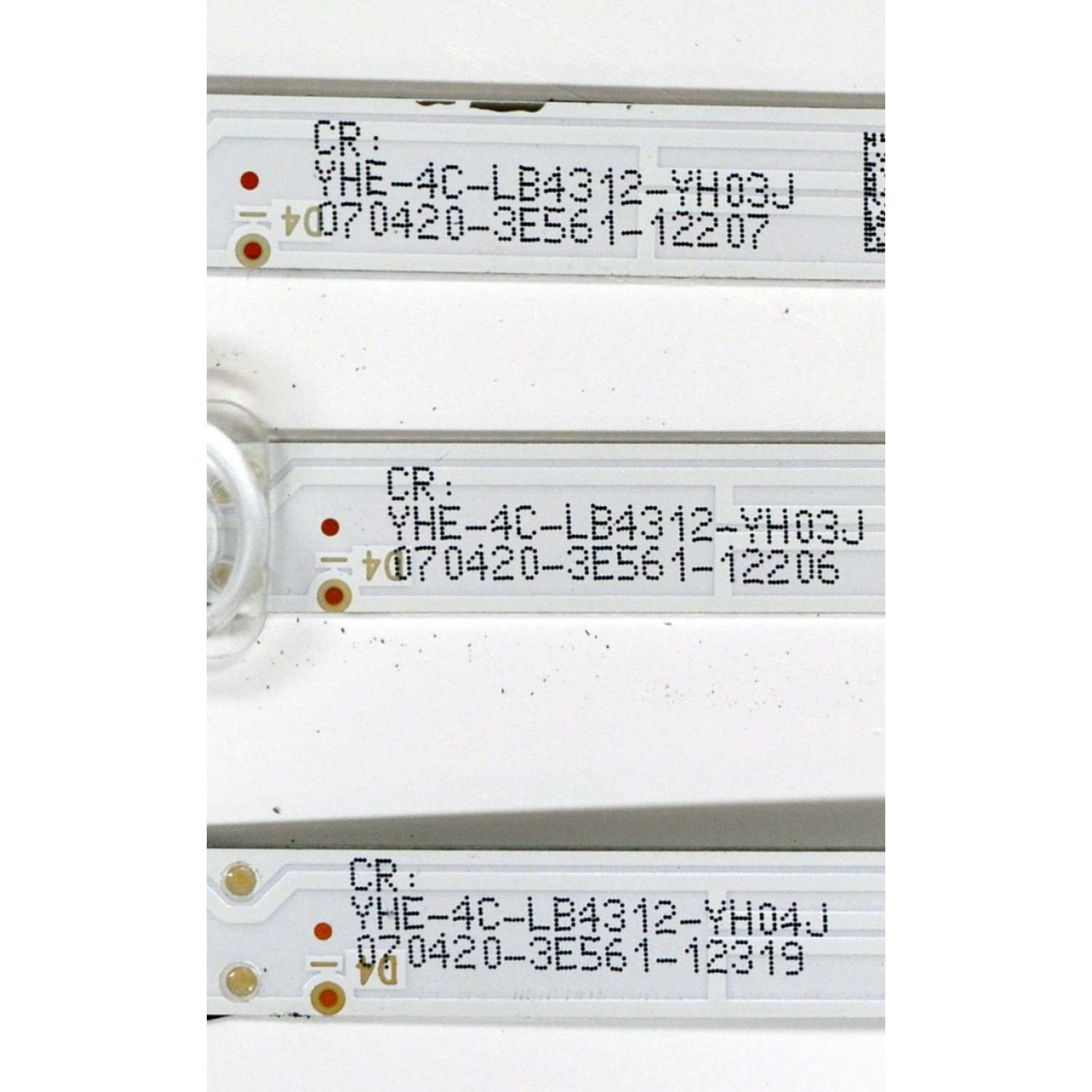 KIT DE LEDS ORIGINAL PARA TV TCL 3 PIEZAS / NUMERO DE PARTE TCL-43D8-3030F2.1 / TCL-43D8-3030F2.1-3X12-A-LX20190617 / TCL-43D8-3030F2.1-3X12-B-LX20190617 / 4C-LB4312-YH03JC / 4C-LB4312-YH04JC / PANEL LVU430NEBL-CD9W00V1 / MODELO 43S525 - Imagen 3