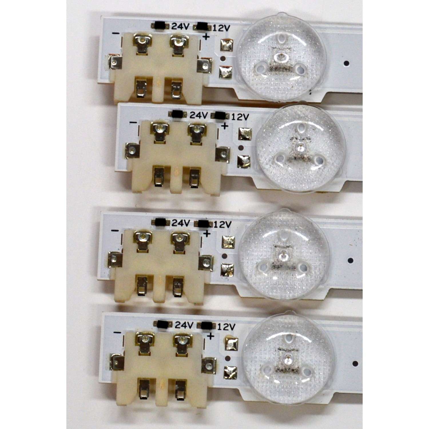 KIT DE LEDS ORIGINAL PARA TV SAMSUNG 4 PIEZAS / NUMERO DE PARTE BN96-25298A / SAMSUNG 2013SVS28H 8 REV1.8 130103 / 25298A / 2013SVS28H 8 REV1.8 / 001S7B / CEM-3-D / MODELO UE28F4000AS / HG28EB670 / UE28F4000 / UE28F4000AW / HG28EB460BW - Imagen 6