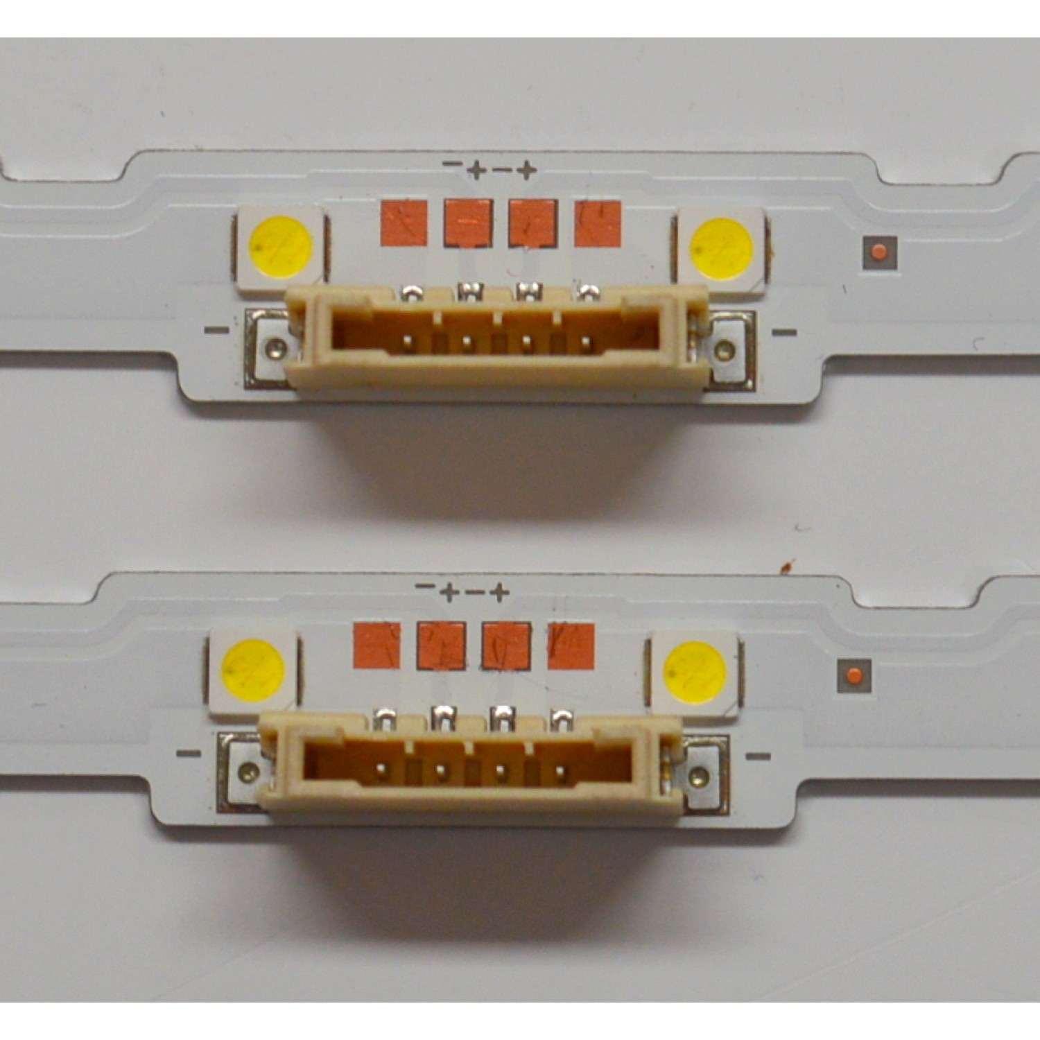 KIT DE LEDS ORIGINAL PARA TV SAMSUNG 2 PIEZAS / NUMERO DE PARTE BN96-45913A / LM41-00613A / L1_NU7.1/7.3 E5_CDM_S20(2) R1.2_S1C_100 / 45913A / PANEL CY-CN055HGLV2H / MODELO LH55WM / LH55Q / LH55B / HG55E / HG55R / HG55N / HG55AJ / UA55TU / UE55NU / GU55TU - Imagen 4