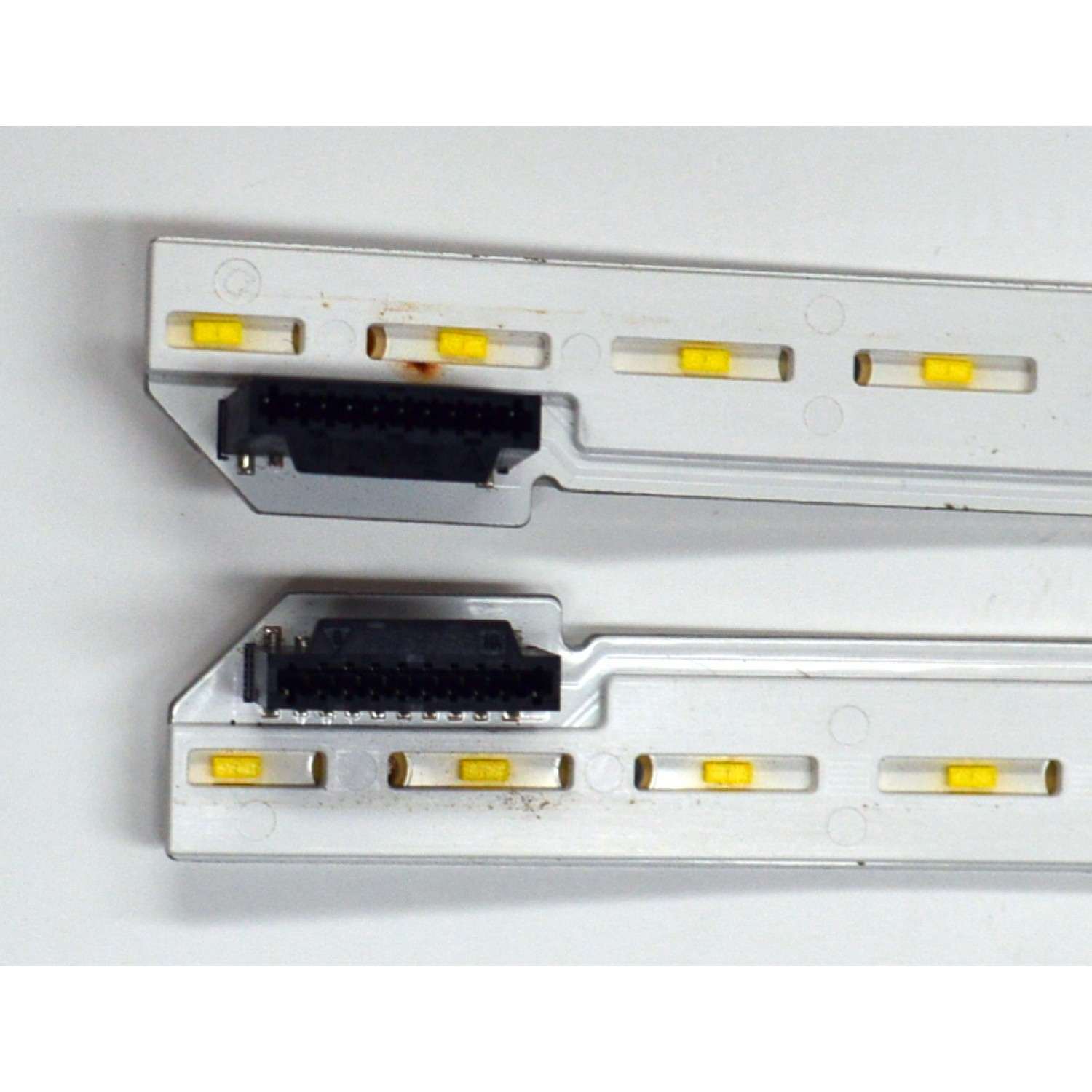 KIT DE LEDS ORIGINAL PARA TV LG 2 PIEZAS / NUMERO DE PARTE 6916L-3041A / 6916-3042A / 60" V17 UJ7500 3041 REV2.0 1 L-TYPE / 60" V17 UJ7500 3041 REV2.0 1 R-TYPE / Z5E41J UD / MODELO 60UJ7700 - Imagen 2