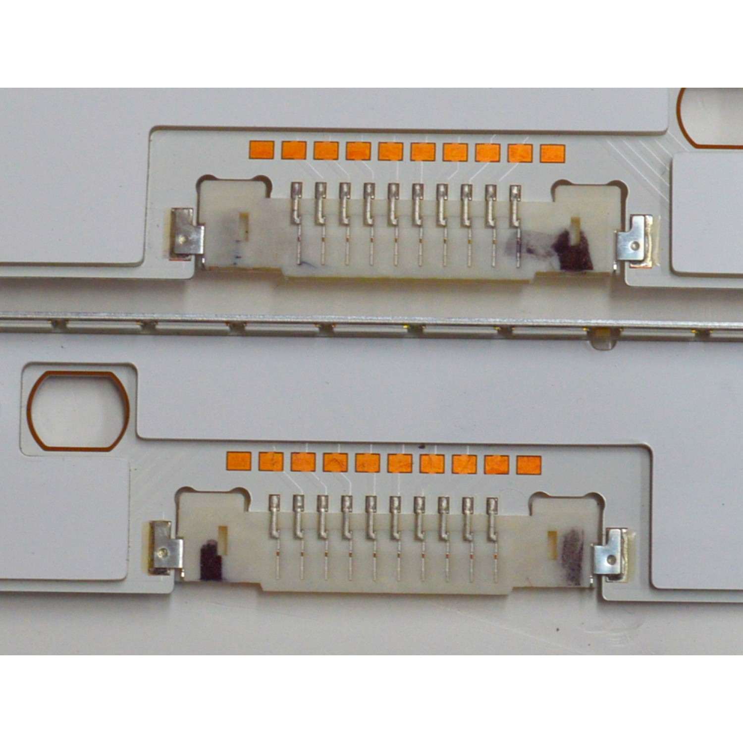 KIT DE LEDS ORIGINAL PARA TV SAMSUNG 2 PIEZAS / NUMERO DE PARTE BN96-44940A / BN96-44941A / S_MU_49_FL70_L68_REV1.2_161129_0.6_4.20_LM41-00401A / S_MU_49_FL70_R68_REV1.2_161129_0.6_4.20_LM41-00402A / 44940A / 44941A / MODELO QN49Q6FAMFXZA / QN49Q6FAMFXZC - Imagen 2