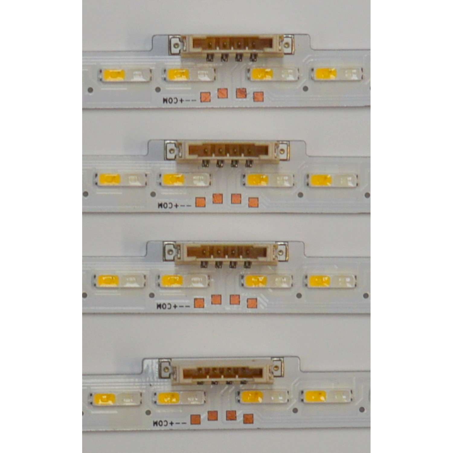 KIT DE LEDS ORIGINAL PARA TV SAMSUNG 4 PIEZAS / NUMERO DE PARTE BN96-50387A / L1_Q7060T_H2_DUM_S46(1)_R1.3_TC9_100_LM41-00861A / 50387A / LM41-00861A / E306084 / 2001-5-22-C / PANEL CY-RT082HGLV1H / MODELO QN82Q6DTAFXZA / QN82Q70TAFXZA - Imagen 3