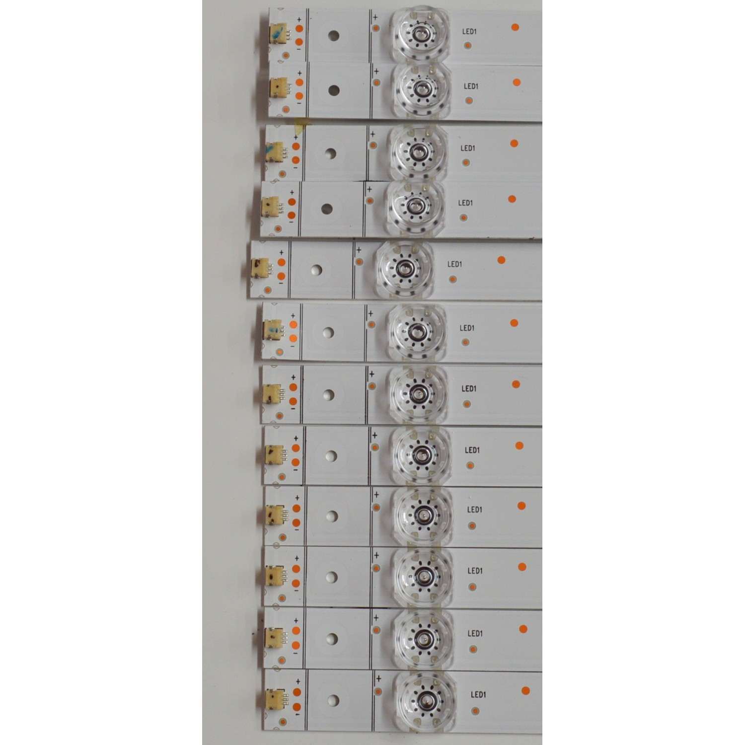 KIT DE LEDS ORIGINAL PARA TV HISENSE 12 PIEZAS / NUMERO DE PARTE LB8500V V0 / HD850H1U51-TAL6B1+2024060601+LB8500V V0 / 1405178500 / HE85 E7F / 8KU7 / PANEL HD850H1U51-TAL6B1\ROH / DISPLAY T850QVN03.4 / MODELO 85R6030N - Imagen 2