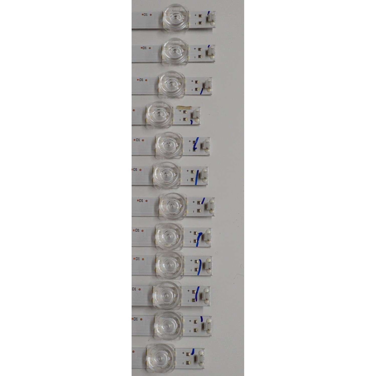 KIT DE LEDS ORIGINAL PARA TV SONY 12 PIEZAS / NUMERO DE PARTE 261501016755 / 40-65SN-OD24-SMC-12X6-631X12-221213-2.3 / 70401-01721 / LS65PAC / SVB650AT5 / S0L3N30B / 230707 04D / PANEL BOEI650WQ1 / DISPLAY HV650QUB-F9L / MODELO KD-65X77CL / XR-65X90CL - Imagen 2