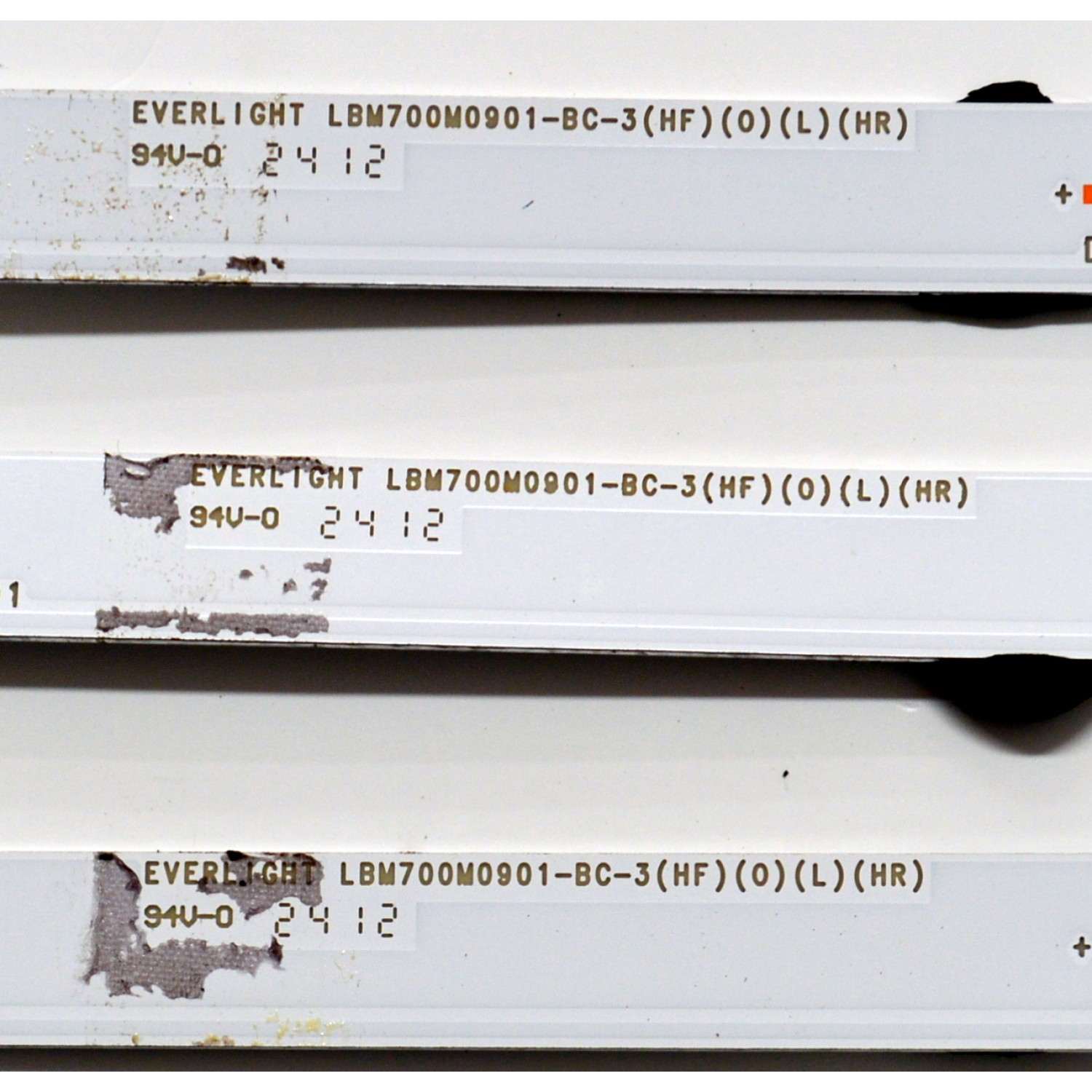 KIT DE LEDS ORIGINAL PARA TV VIZIO 6 PIEZAS / NUMERO DE PARTE LBM700M0901 / LBM700M0901-BC-3(HF)(0)(L)(HR) / LBM700M0901-BD-3(HF)(0)(L)(HR) / 210BZ09DLB33NBT00E / 210BZ09DRB33NBT00E / PANEL TPT700WR-U2T01.D / DISPLAY CV700U2-T01 REV:04 /MODELO V4K70M-0801 - Imagen 6