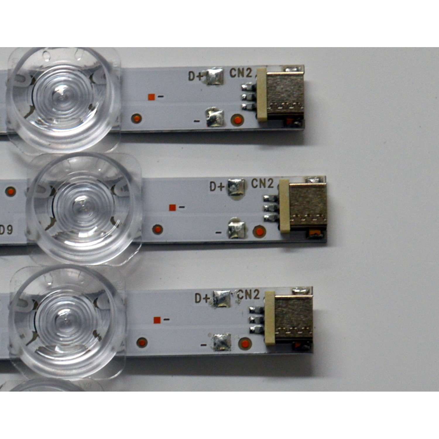 KIT DE LEDS ORIGINAL PARA TV VIZIO 6 PIEZAS / NUMERO DE PARTE LBM700M0901 / LBM700M0901-BC-3(HF)(0)(L)(HR) / LBM700M0901-BD-3(HF)(0)(L)(HR) / 210BZ09DLB33NBT00E / 210BZ09DRB33NBT00E / PANEL TPT700WR-U2T01.D / DISPLAY CV700U2-T01 REV:04 /MODELO V4K70M-0801 - Imagen 2