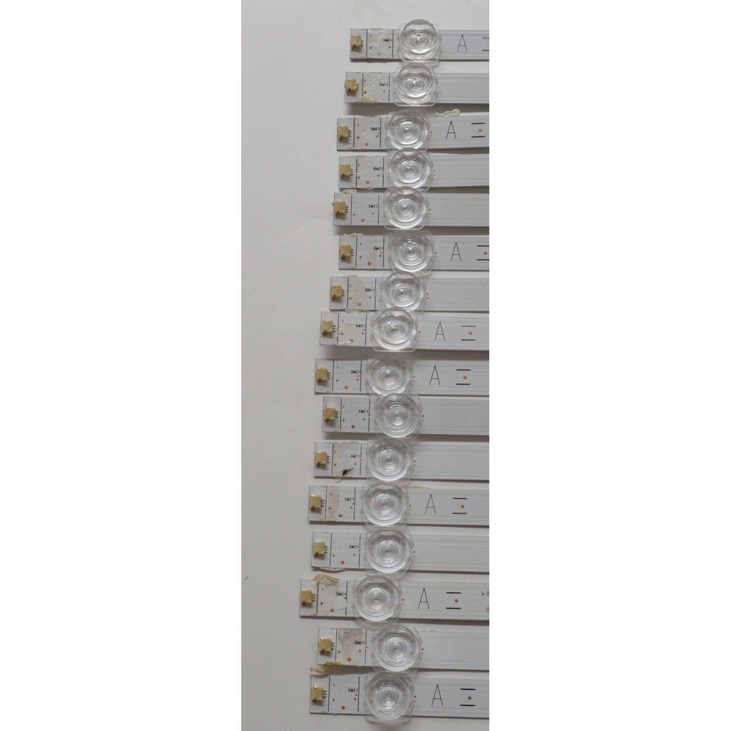 KIT DE LEDS ORIGINAL PARA TV VIZIO 16 PIEZAS / NUMERO DE PARTE HFSX75D08A / HFSX75D08B / HFSX75D08A-ZC42AG-26CD / HFSX75D08B-ZC42AG-26CD / 303HX750050CD / 303HX750049CD / 2300022985 / 240619BB04 / PANEL BOEI750WQ1 / DISPLAY HV750QUB-F92 / MODELO M75Q6X-L4 - Imagen 4