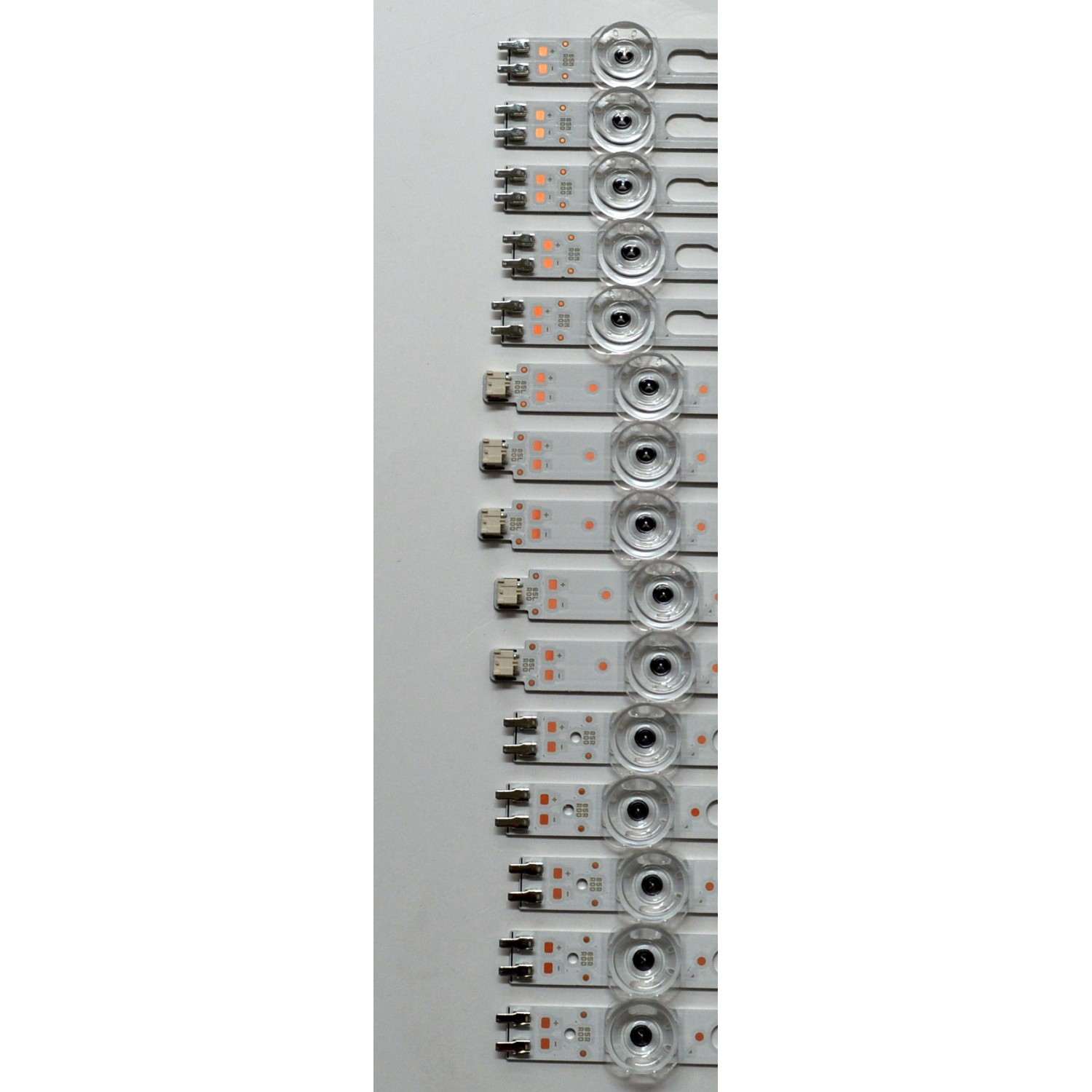 KIT DE LEDS ORIGINAL PARA TV SAMSUNG 15 PIEZAS / NUMERO DE PARTE BN96-58299A / BN96-58297A / BN96-58298A / 85MR00 / 85LR00 / 85RR00 / PANEL CY-BD085HGAV2H / DISPLAY T850QVN04.1 / MODELOS UN85DU7100FXZC / UN85DU7200BXZA / UN85DU7200DXZA / UN85DU7200FXZA  - Imagen 9