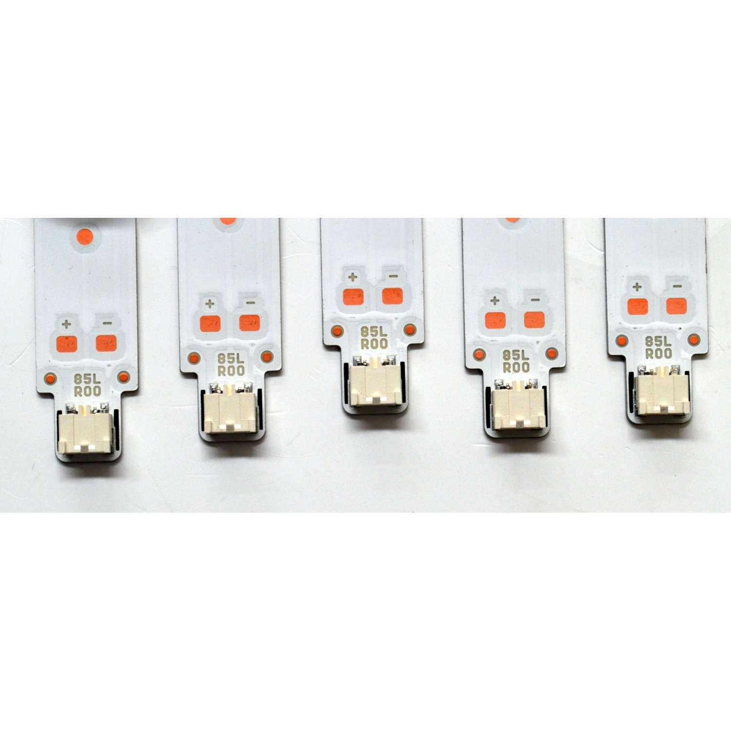 KIT DE LEDS ORIGINAL PARA TV SAMSUNG 15 PIEZAS / NUMERO DE PARTE BN96-58299A / BN96-58297A / BN96-58298A / 85MR00 / 85LR00 / 85RR00 / PANEL CY-BD085HGAV2H / DISPLAY T850QVN04.1 / MODELOS UN85DU7100FXZC / UN85DU7200BXZA / UN85DU7200DXZA / UN85DU7200FXZA  - Imagen 5