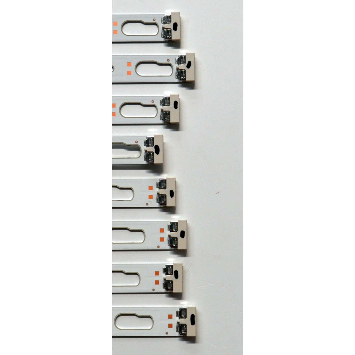 KIT DE LEDS ORIGINAL PARA TV SAMSUNG 12 PIEZAS / NUMERO DE PARTE BN96-58296A / BN96-58295A / BN96-58294A / V4D7 750SMC-R0 / V4D7 750SMB-R0 / V4D7 750SMA-R0 / GS-ALZ / 58296A / 58295A / 58294A / MODELO UN75DU7200DXZA UB01 / UN75DU7200BXZA BC02 - Imagen 5