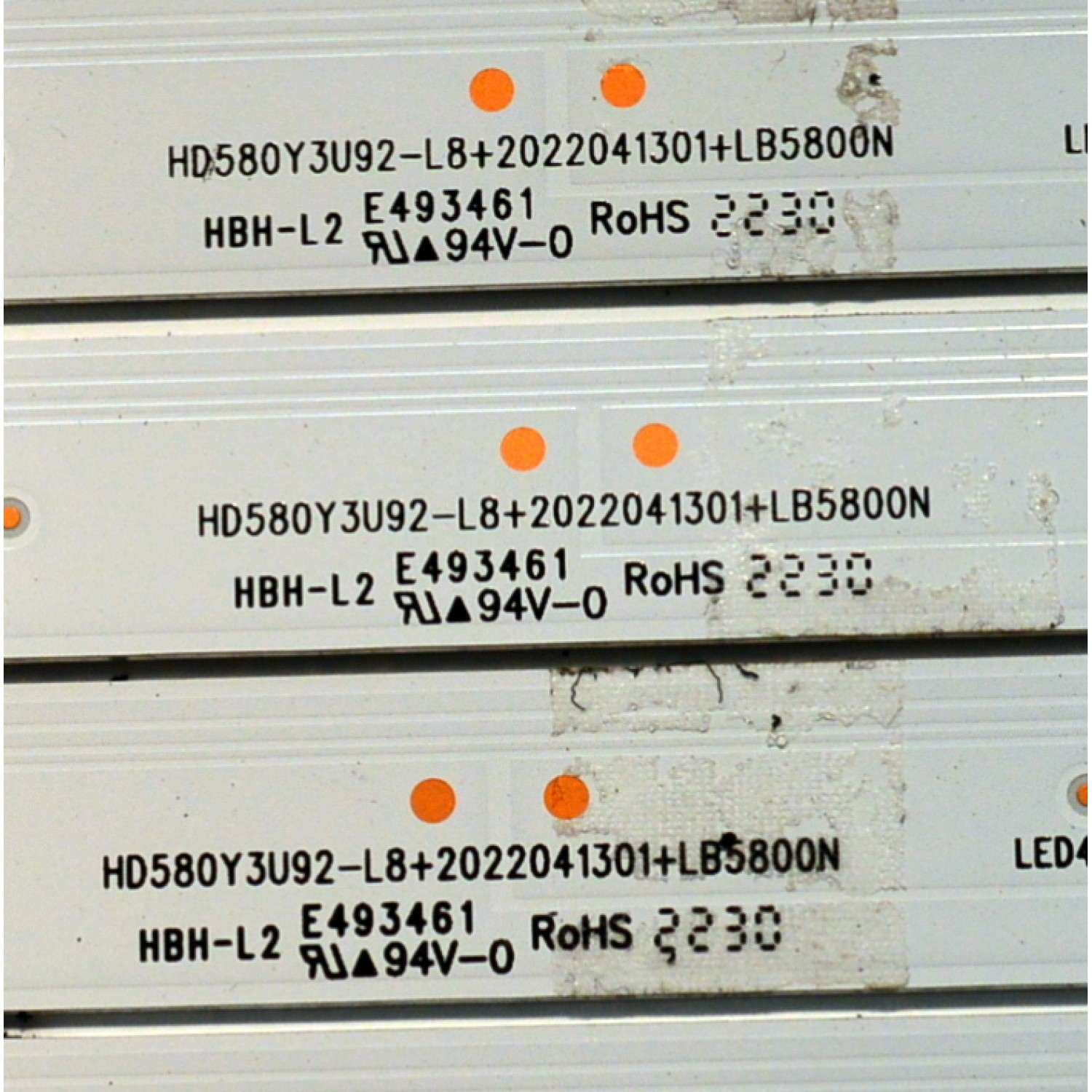 KIT DE LEDS ORIGINAL PARA TV HISENSE 8 PIEZAS / NUMERO DE PARTE LB5800N / HD580Y3U92-L8 / 2022041301 / LB5800N / HBH-L2 / 1281078 / HE58 C8V / ELUG / PANEL HD580Y3U92-L8 / DISPLAY CV580U1-T01 REV:02 / MODELO 58U6HF - Imagen 3