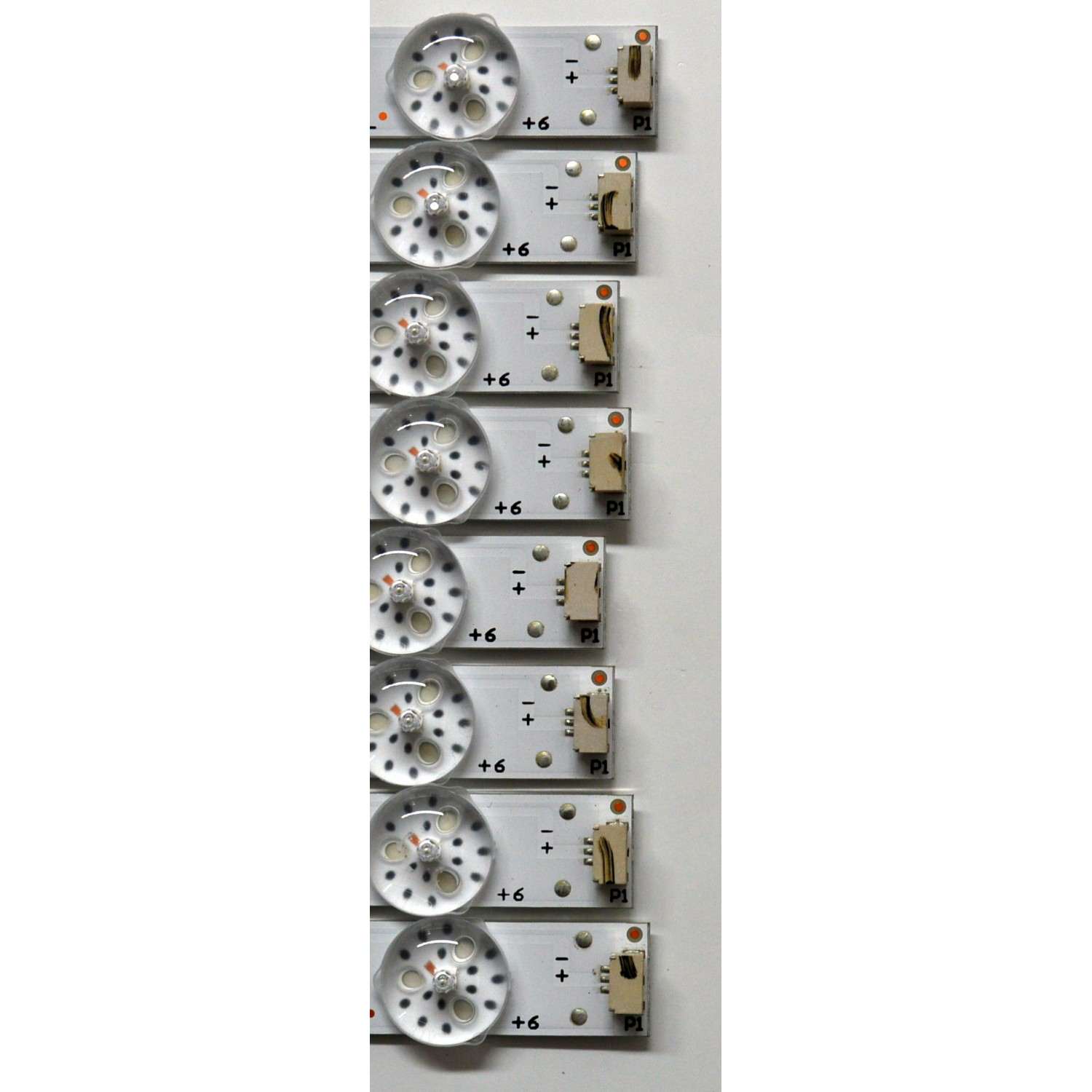 KIT DE LEDS ORIGINAL PARA TV KALLEY 8 PIEZAS / NUMERO DE PARTE 58HR332M06A0 / 58HR332M06A0 V0 / 58D1200 / HR/10/210908 / 01X9C/LL2RC3R3D / 4C-LB580T-HR2 / PANEL LVU580PADX E0034 / DISPLAY CC580PV7D VER.01 / MODELO K-ATV58UHD - Imagen 4