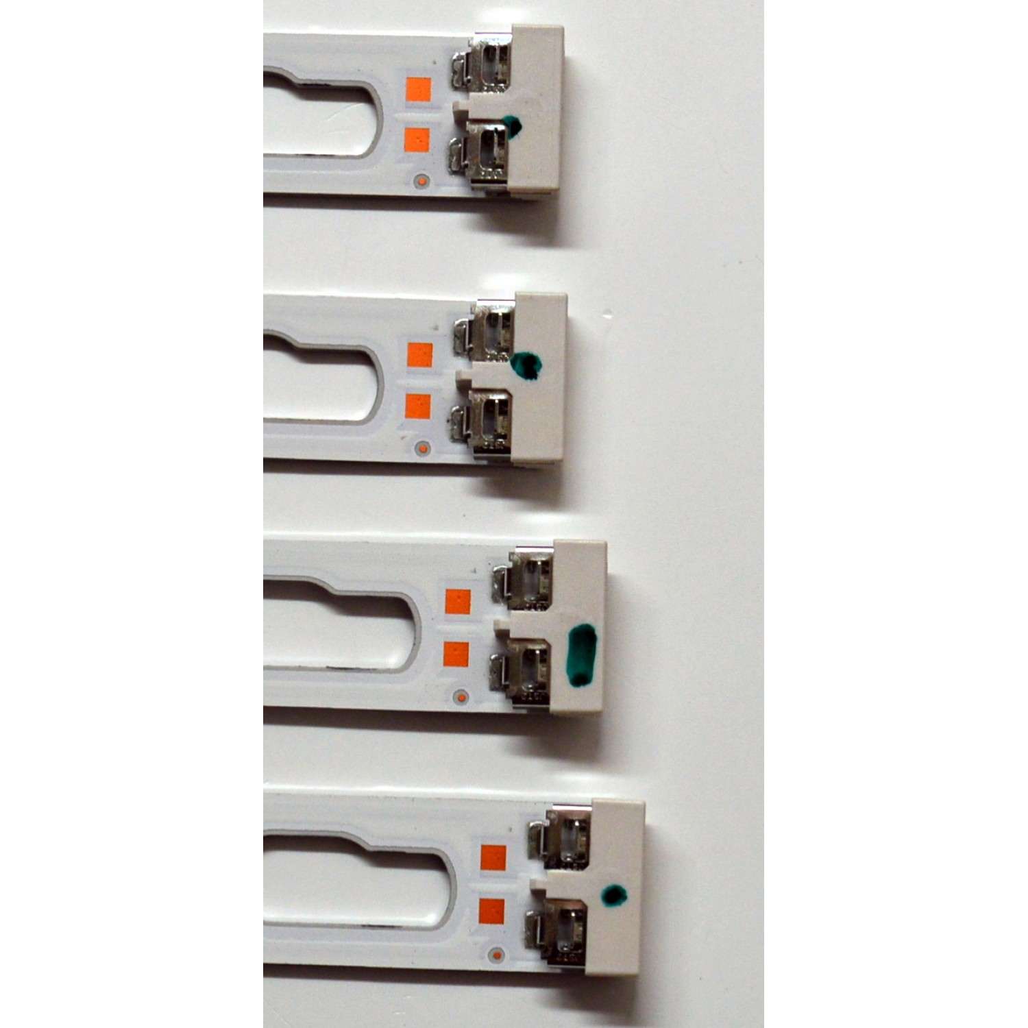 KIT DE LEDS ORIGINAL PARA TV SAMSUNG 8 PIEZAS / NUMERO DE PARTE BN96-58293A / BN96-58292A / V4D7-700SMA-R0 / V4D7-700SMB-R0 / 58293A / 58292A / PANEL CY-BD070HGSV2H / DISPLAY JE695R3HE1K / BN96-54406A / MODELO UN70DU7000 / UN70DU7200FXZA UB01 - Imagen 3