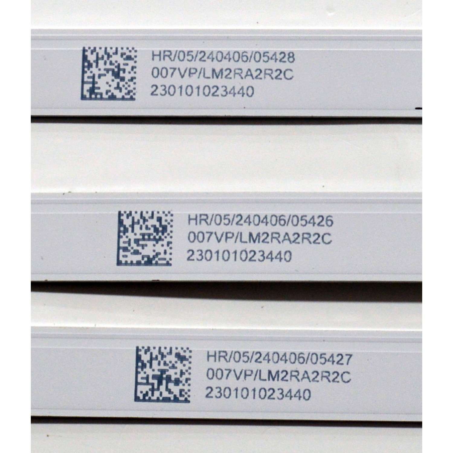 KIT DE LEDS ORIGINAL PARA TV PHILIPS 3 PIEZAS / NUMERO DE PARTE 55HR332M12AG V2 / 55HR332M12AG / 55N1 12X3 OM-C01 / HR/05/240406 / 007VP/LM2RA2R2C / 230101023440 / PANEL HK550WLEDM-JH4WH / DISPLAY PT550GT05-1 VER.2.0 / MODELO 55PUL6643/F7 - Imagen 3