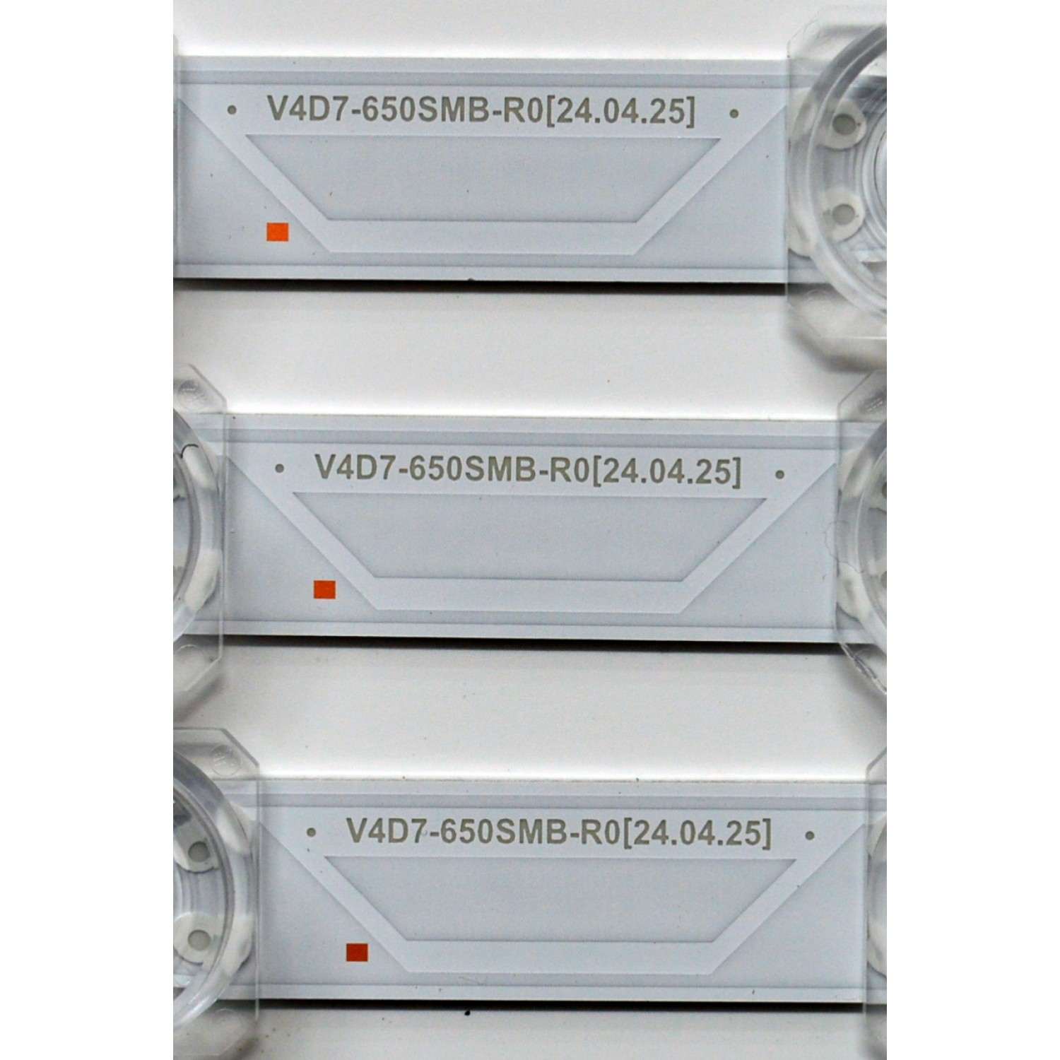 KIT DE LEDS ORIGINAL PARA TV SAMSUNG 6 PIEZAS / NUMERO DE PARTE BN96-58291A / BN96-68289A / V4D7-650SMA-R0 / V4D7-650SMB-R0 / 58291A / 68289A / PANEL CY-BD065HGSV4H / DISPLAY JR645R3HD1K / MODELO UN65DU6900FXZA / UN65DU6900FXZA UF06 - Imagen 4