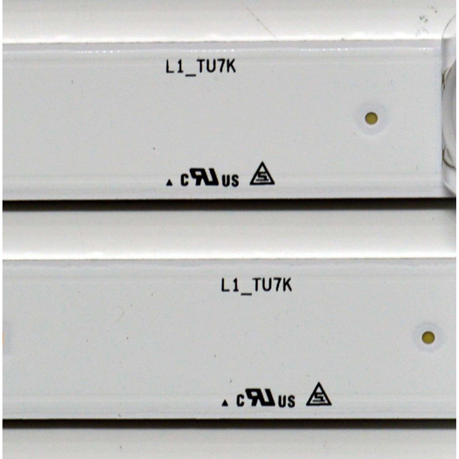 KIT DE LEDS ORIGINAL PARA TV SAMSUNG 8 PIEZAS / NUMERO DE PARTE  BN96-50458A / BN96-50459A / LM41-00874A / 910A / LM41-00873A / 909A / L1_TU7K / E8_CFM_R5(1) / 50458A / 50459A / PANEL CY-BT058HGCV6H / DISPLAY PT580GT03-1 VER.1.0 / MODELO UN58TU690TFXZA - Imagen 9