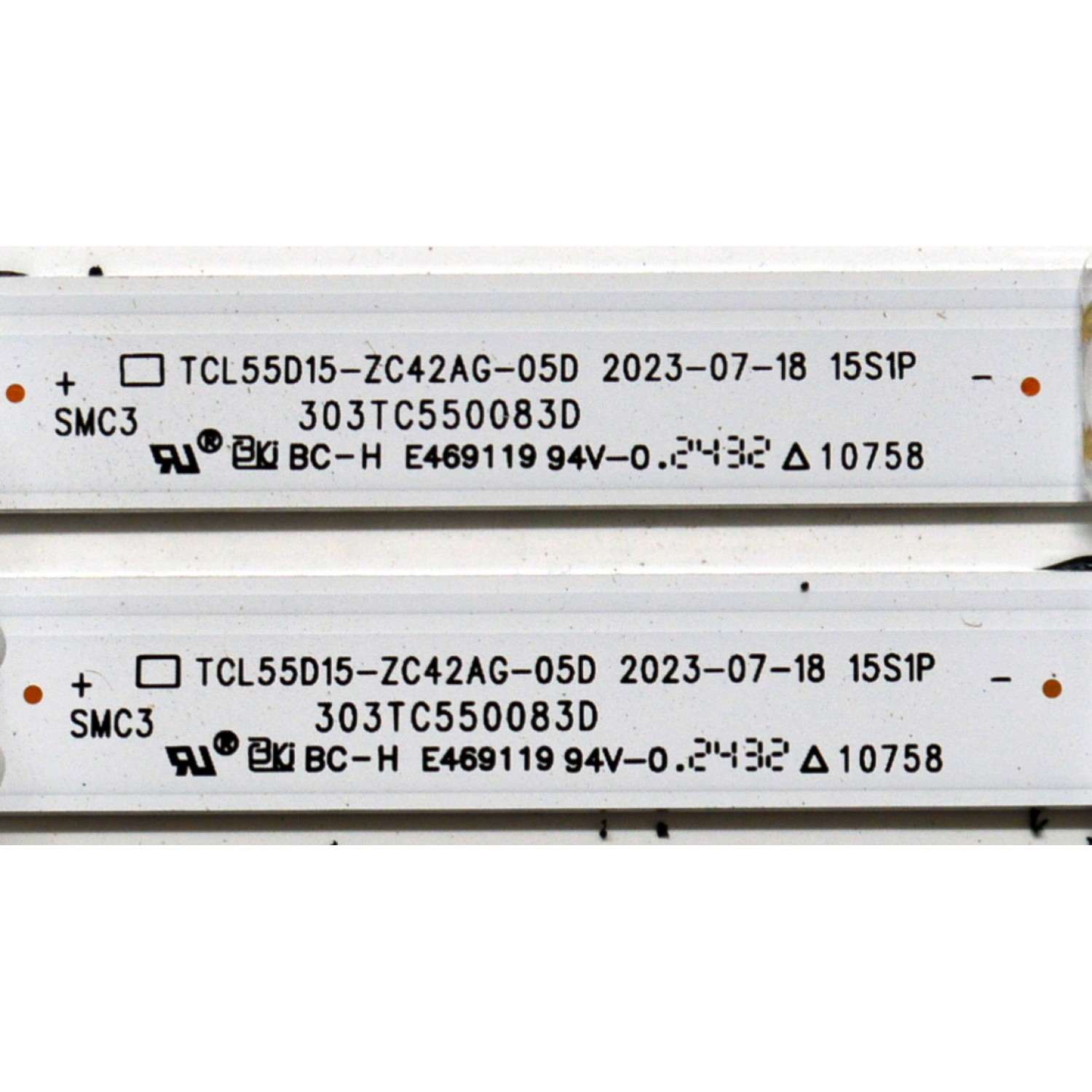 KIT DE LEDS ORIGINAL PARA TV PHILIPS 2 PIEZAS / NUMERO DE PARTE 303TC550083D / TCL55D15-ZC42AG-05D / 4L-ZX055T-ZC031C / 240824AB09 / TC550MA8 / PANEL LVU550CSDX E1138 / DISPLAY ST5461D12-8 VER.2.2 / MODELO 55PUL7552/F7 / 55PUL7552/F7 E - Imagen 4